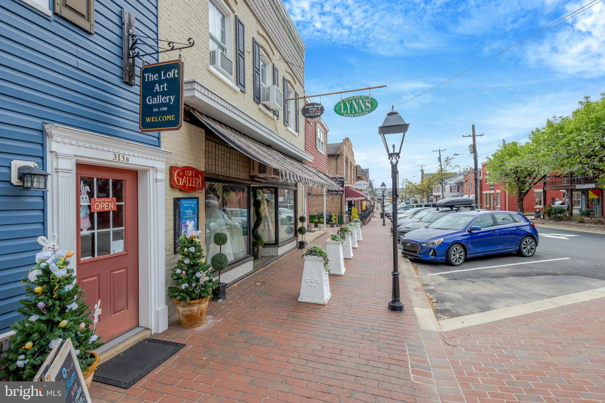 BARRINGTON POINTE CONDOS - Residential