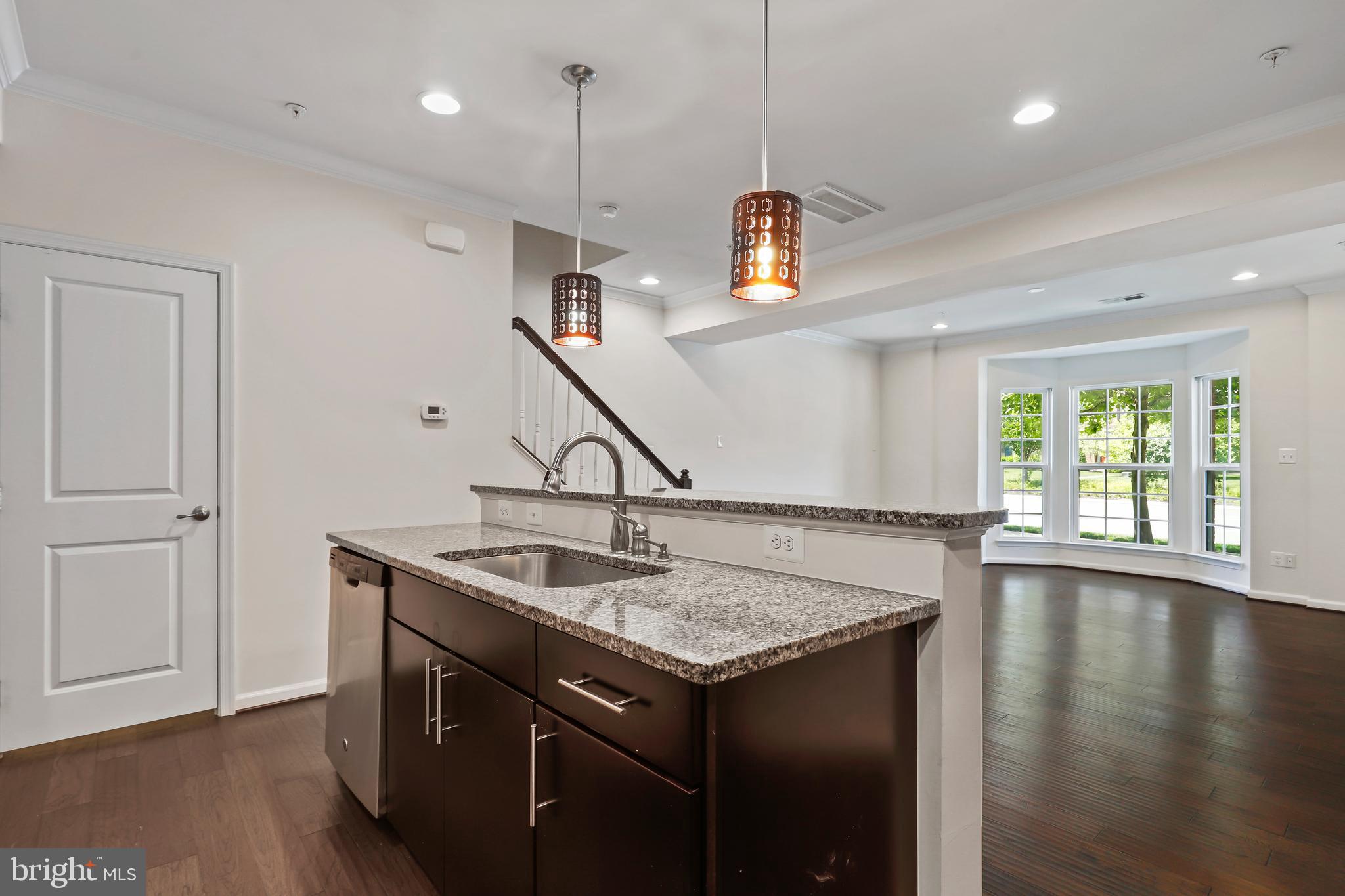 DISCOVERY SQUARE - Residential