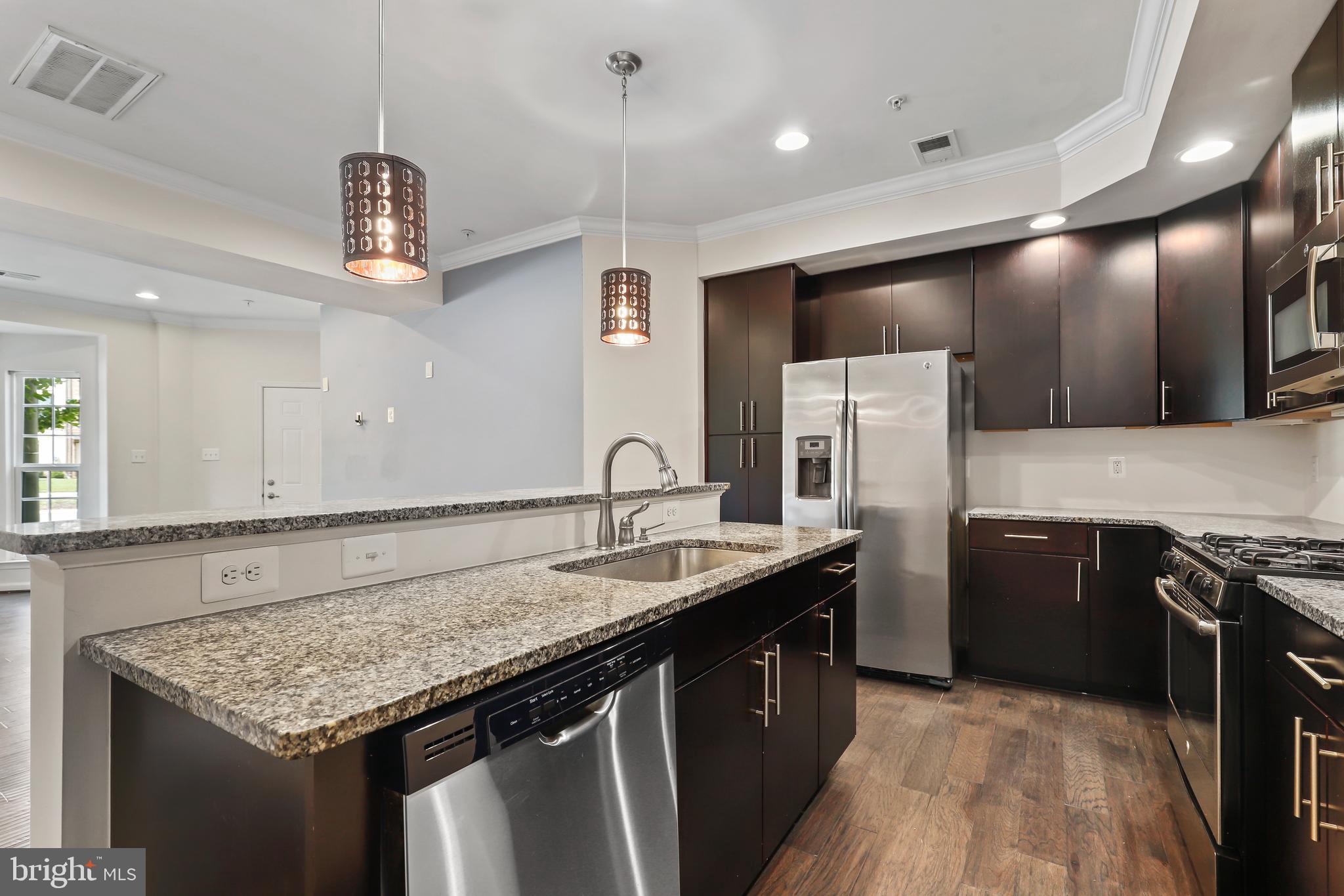 DISCOVERY SQUARE - Residential