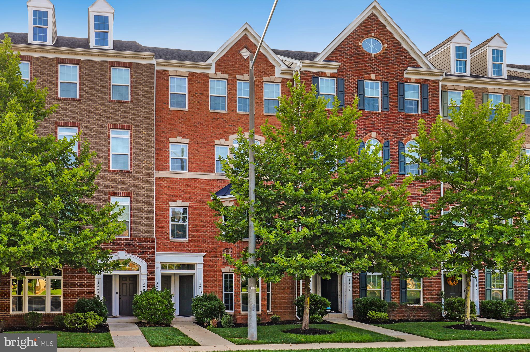 DISCOVERY SQUARE - Residential