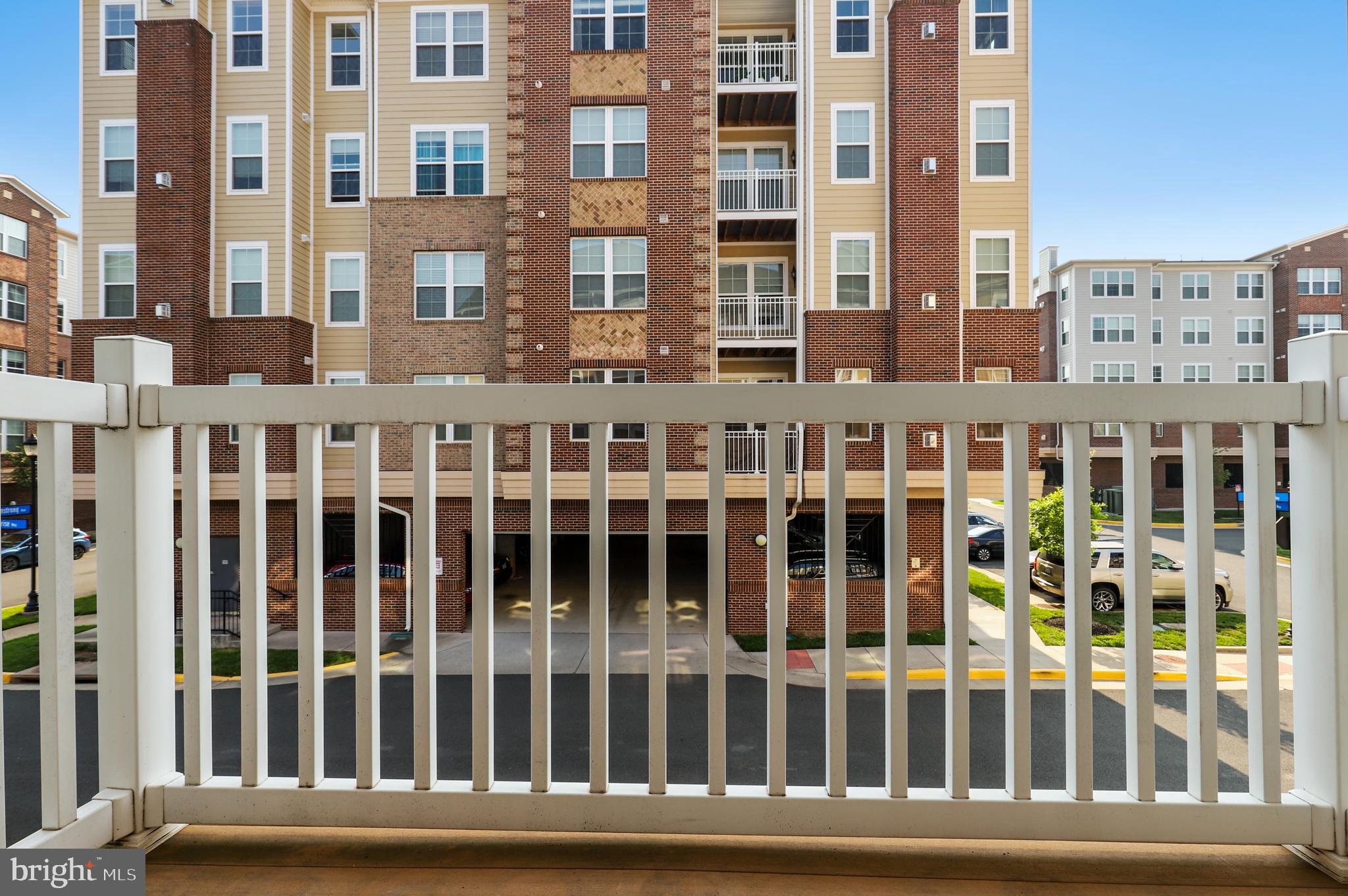 DISCOVERY SQUARE - Residential