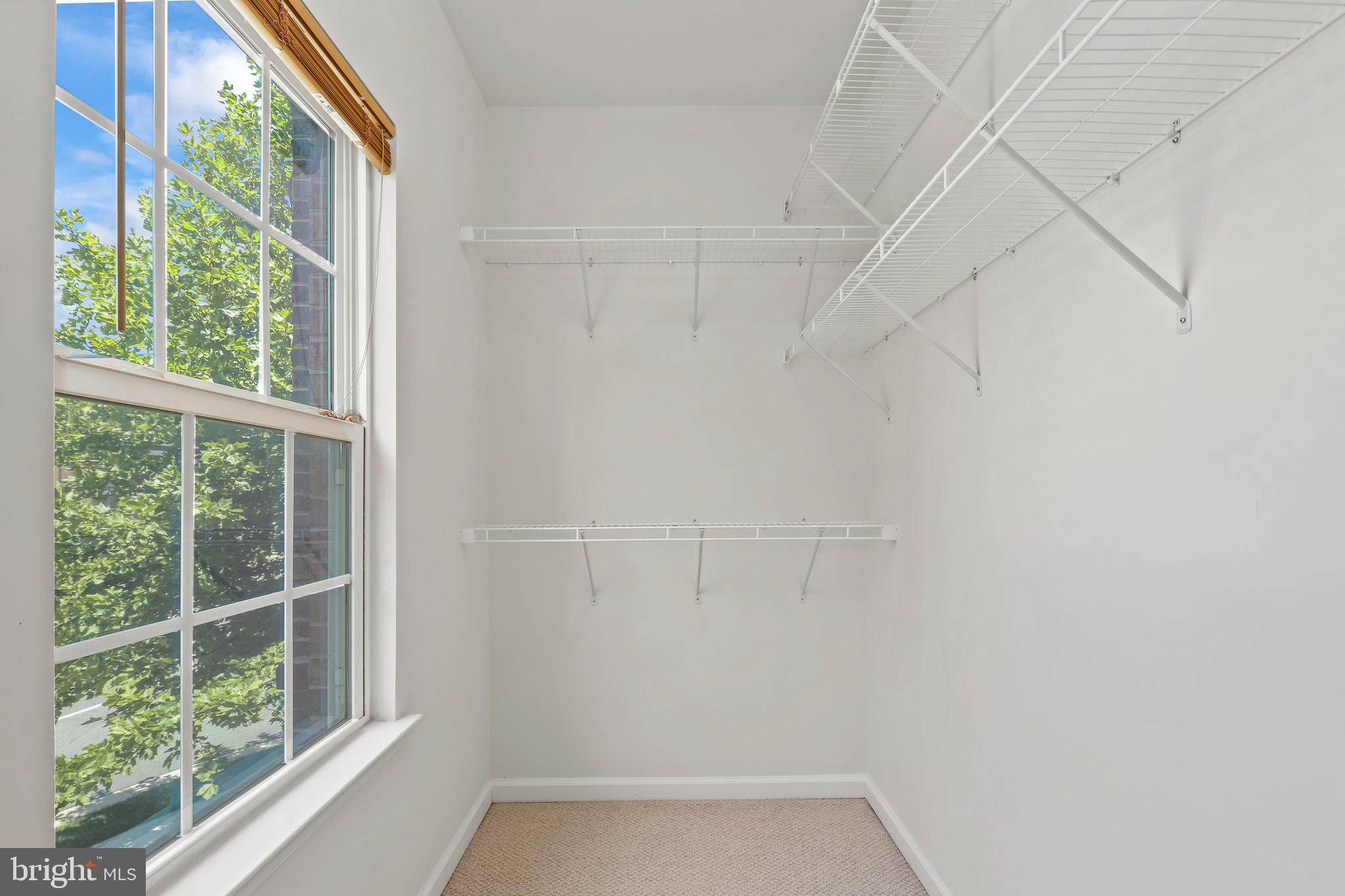 DISCOVERY SQUARE - Residential