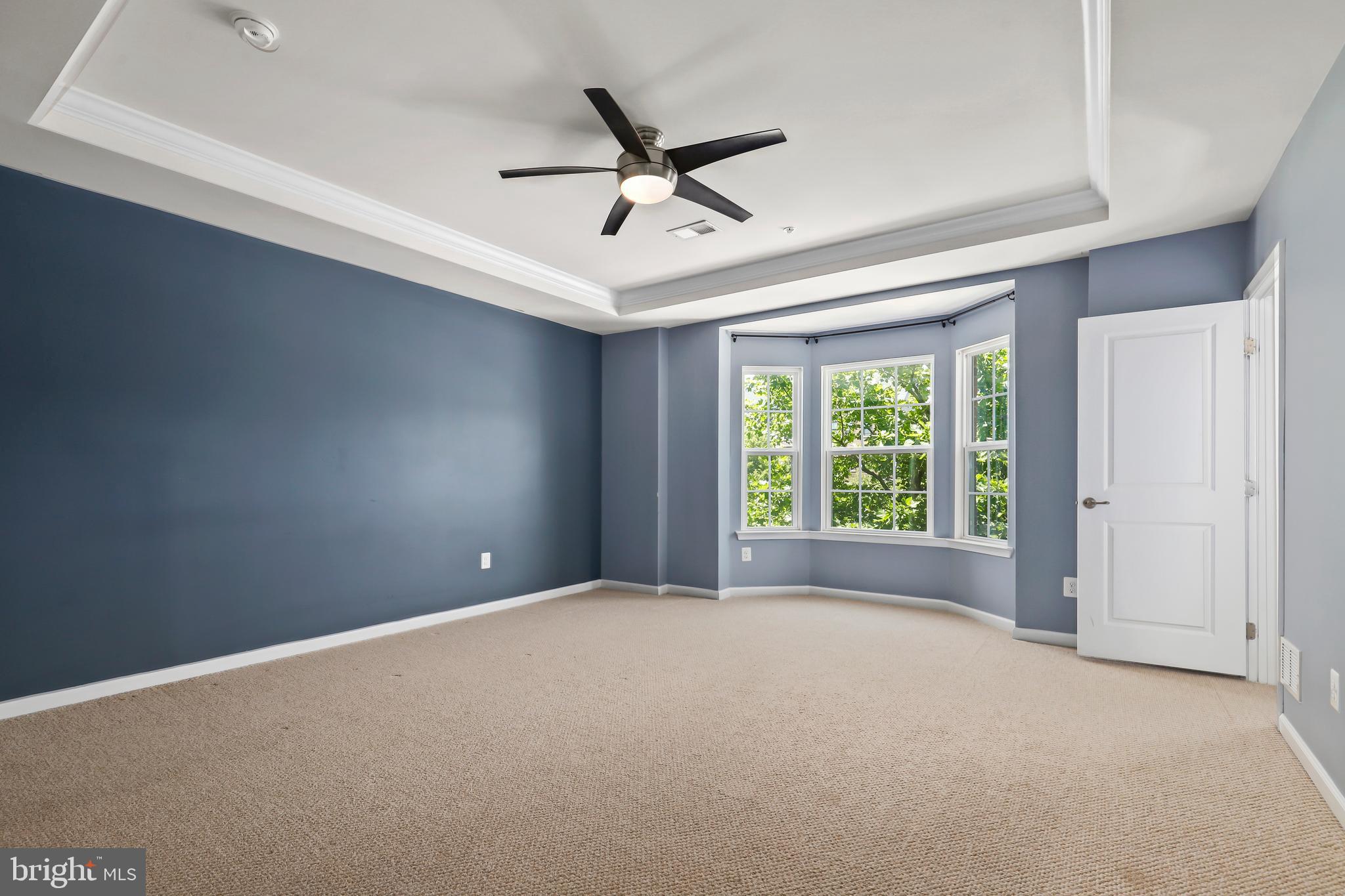 DISCOVERY SQUARE - Residential