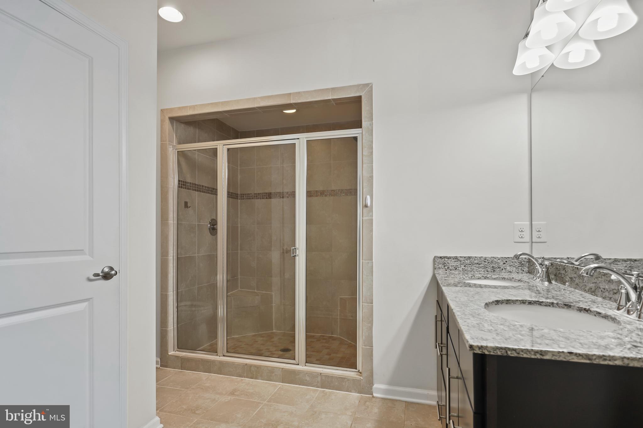 DISCOVERY SQUARE - Residential