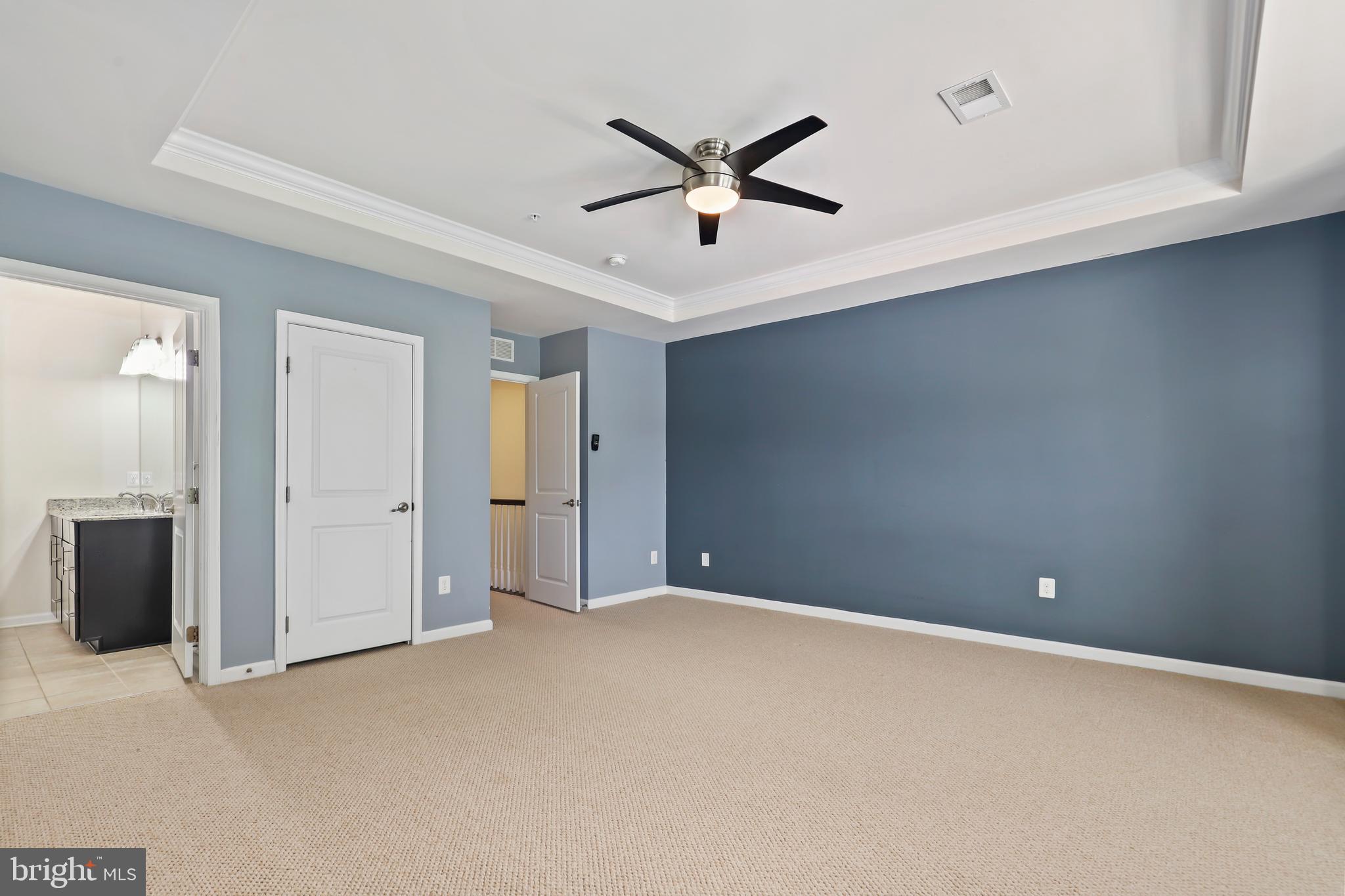 DISCOVERY SQUARE - Residential