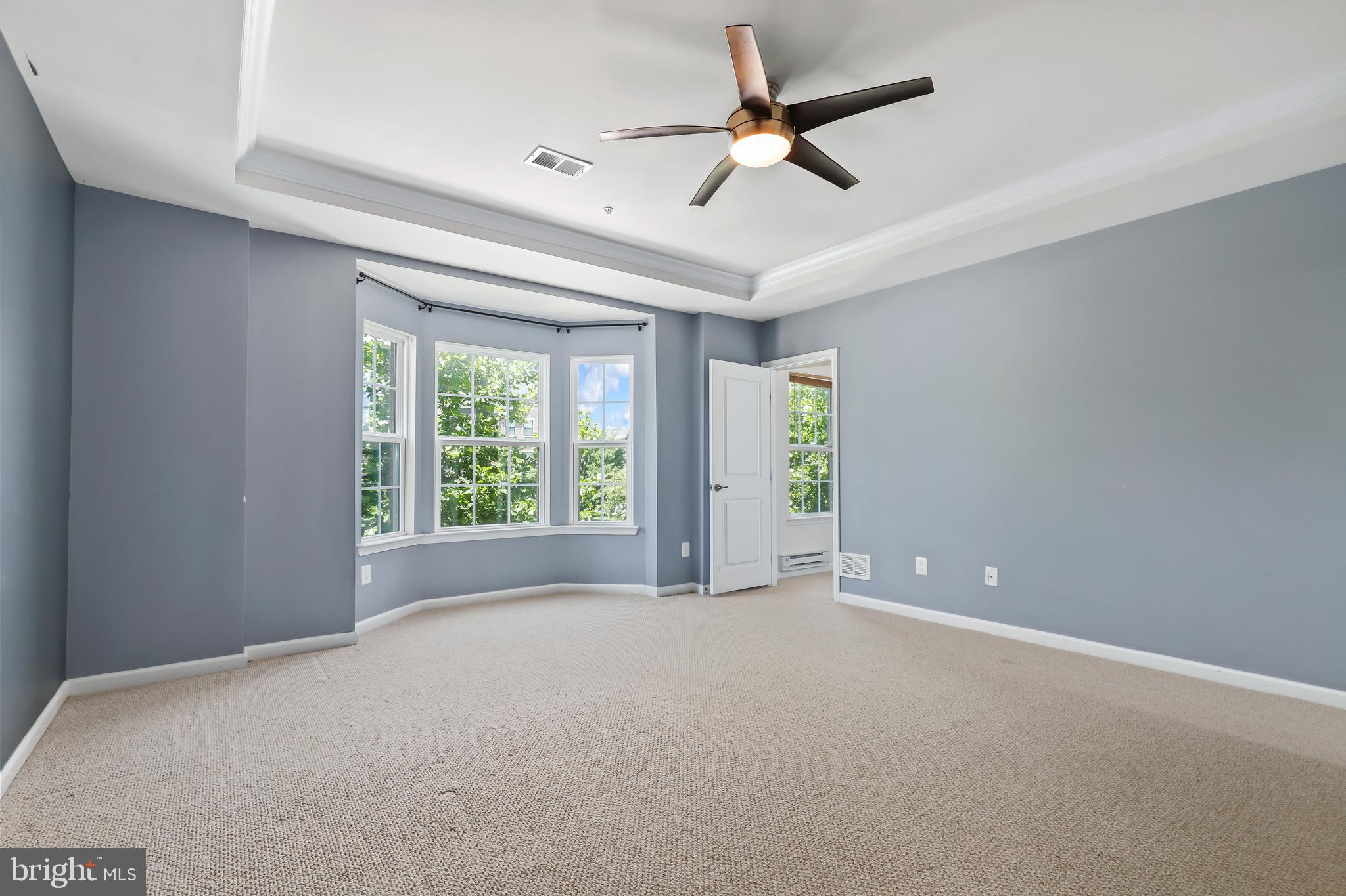 DISCOVERY SQUARE - Residential