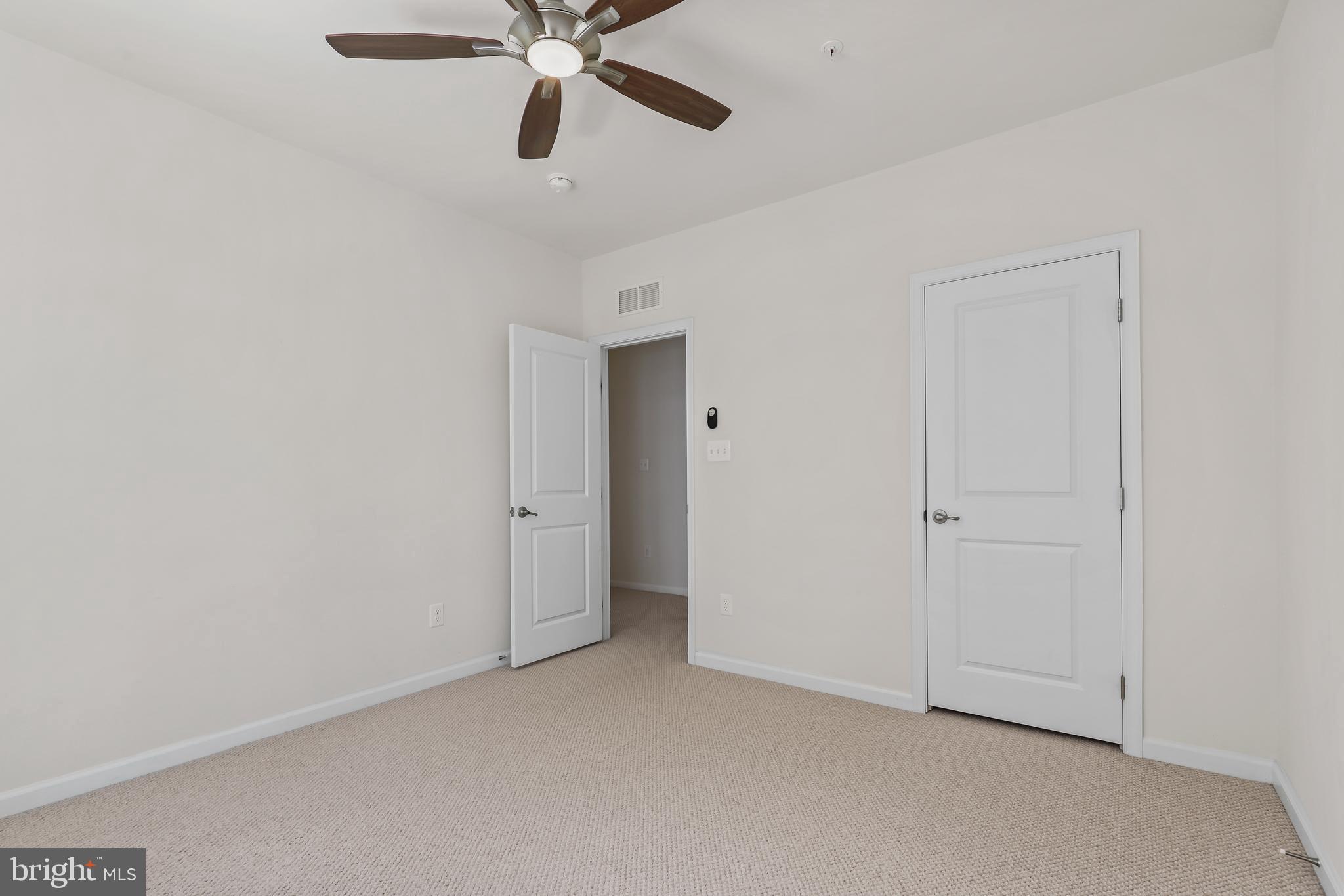 DISCOVERY SQUARE - Residential