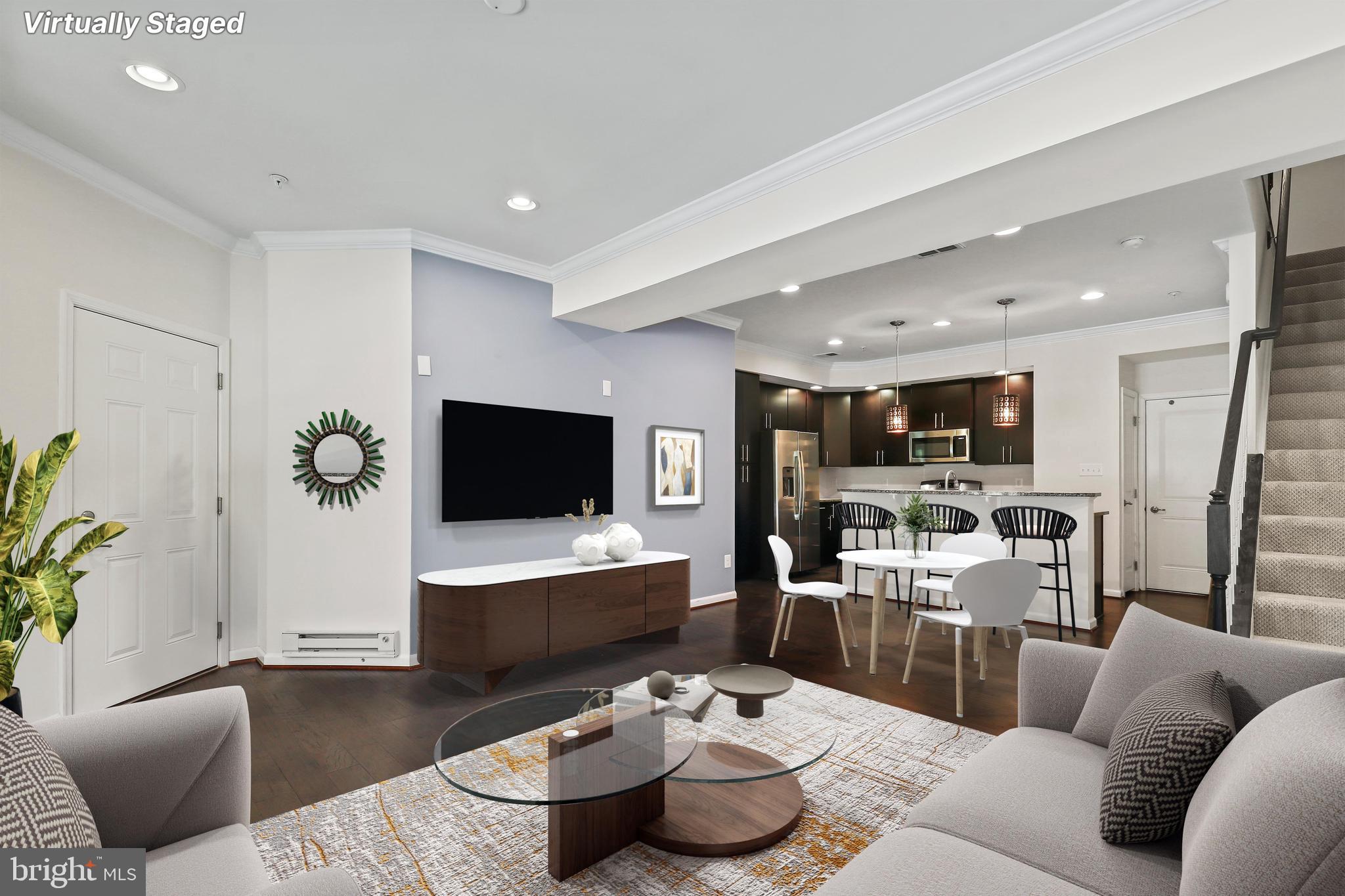 DISCOVERY SQUARE - Residential