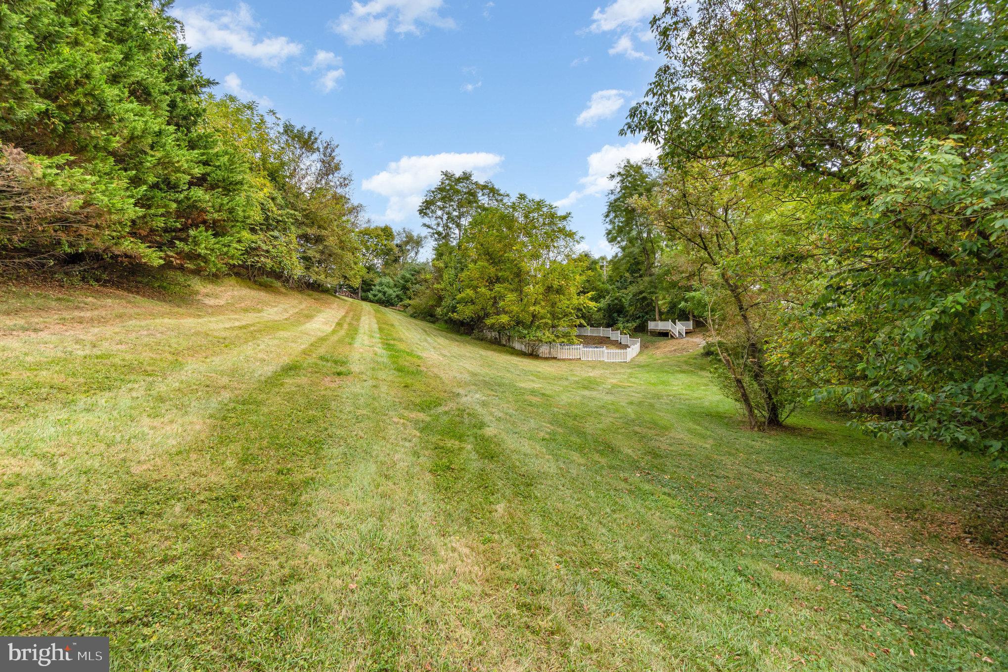 HEDGEROW - Residential