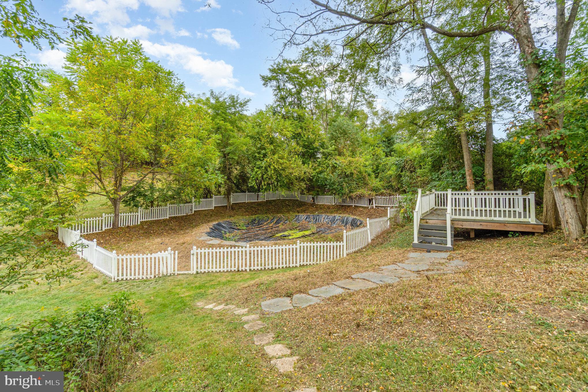 HEDGEROW - Residential