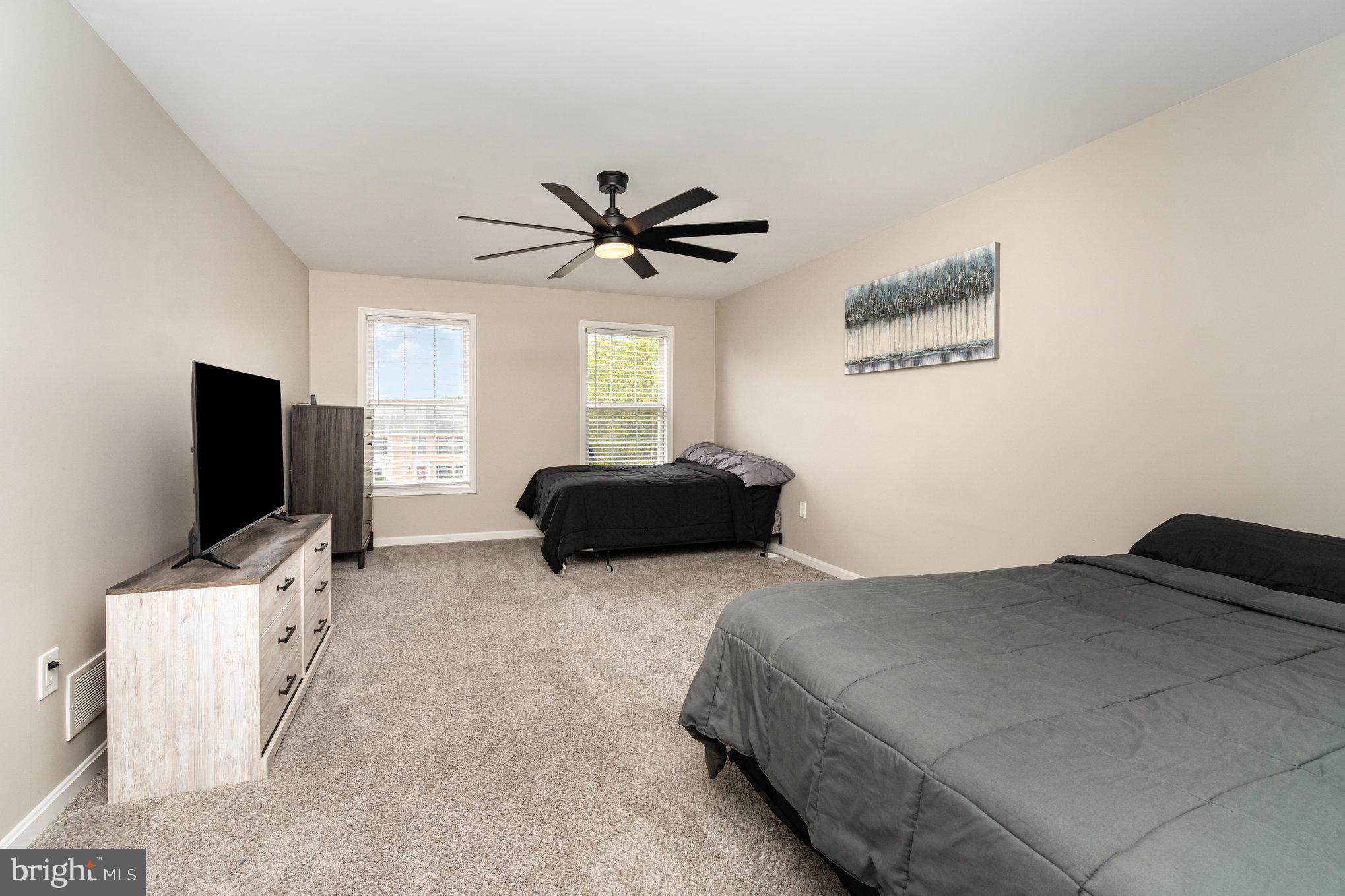 HEDGEROW - Residential