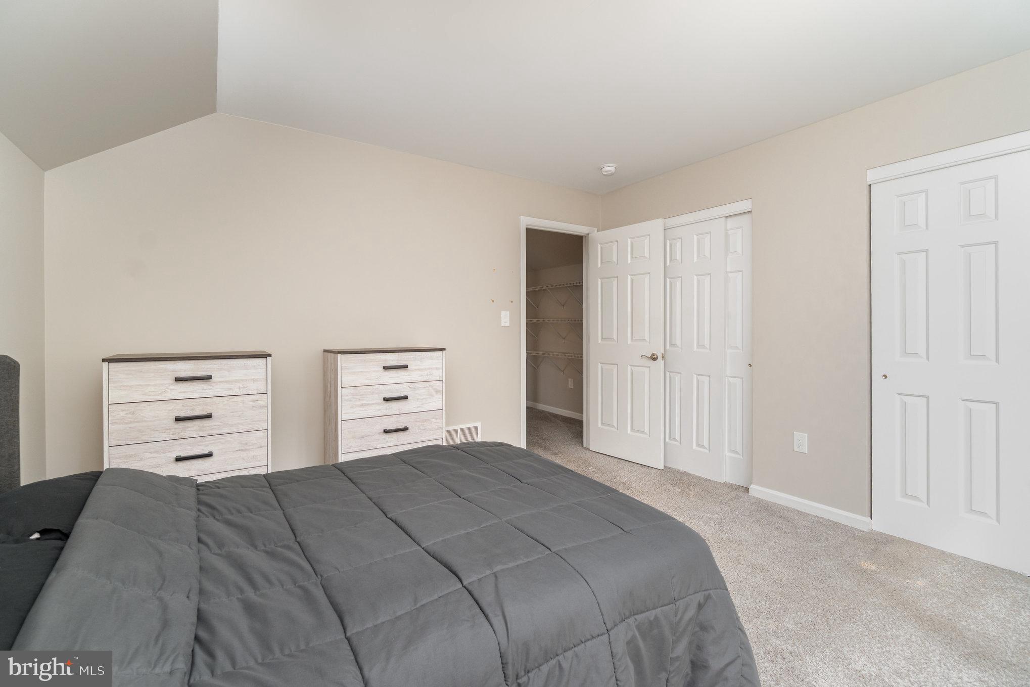 HEDGEROW - Residential