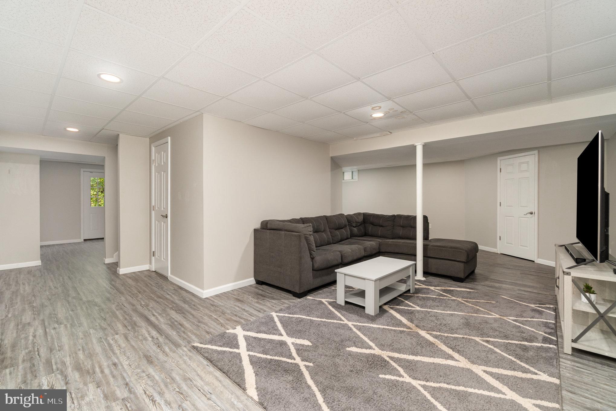 HEDGEROW - Residential