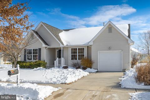 Photo of 701 Chickory Trail, MULLICA HILL, NJ 08062 (MLS # NJGL2069000)