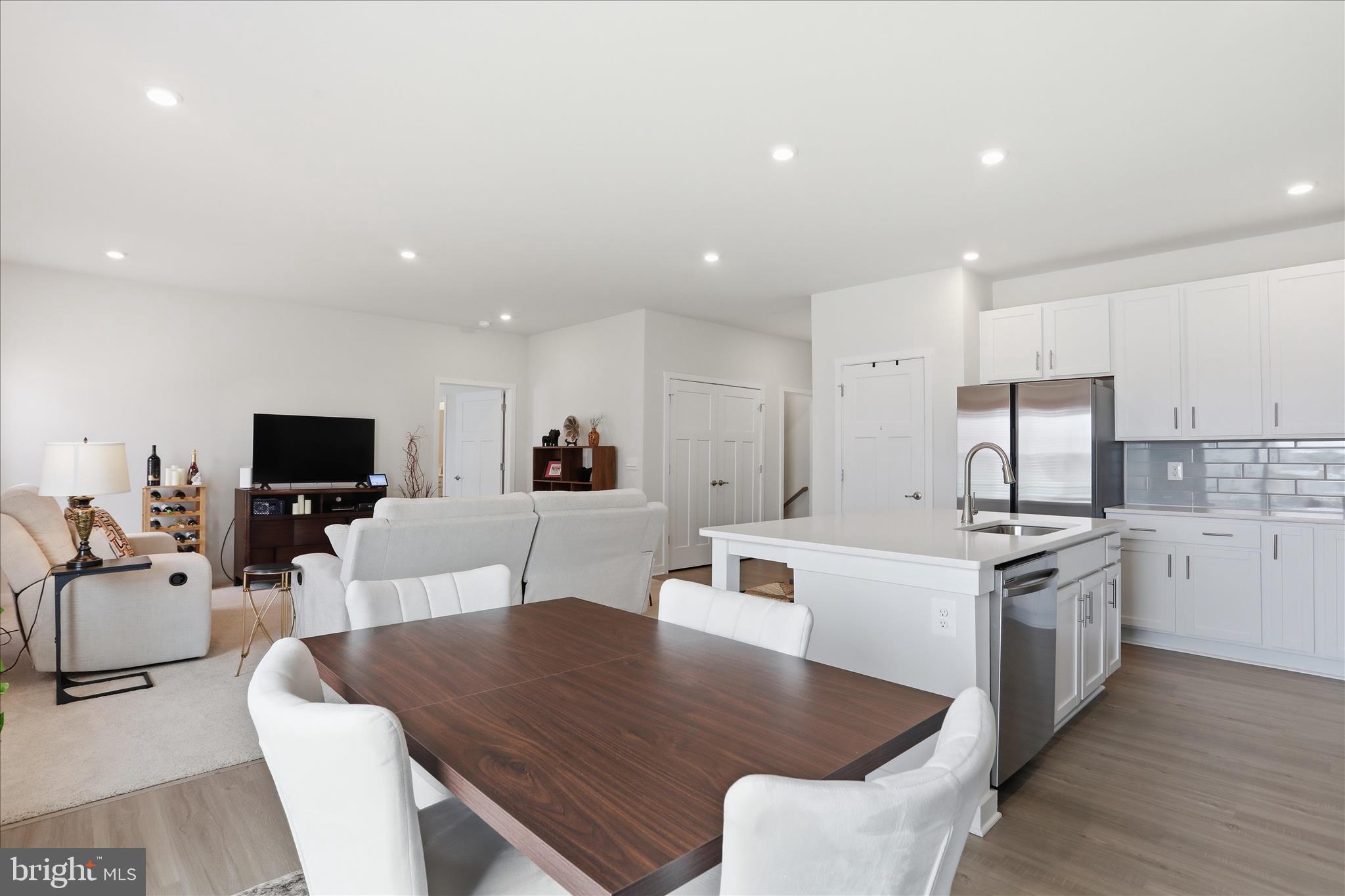 SOUTH BROOK - Residential