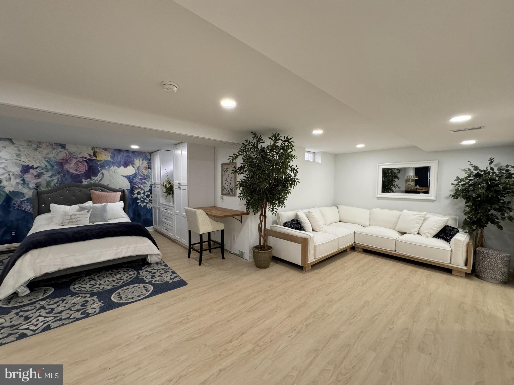 ST JONES COMMONS - Residential
