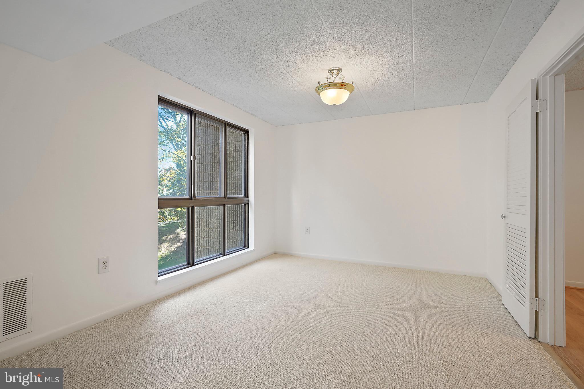 ALEXANDRIA OVERLOOK - Residential