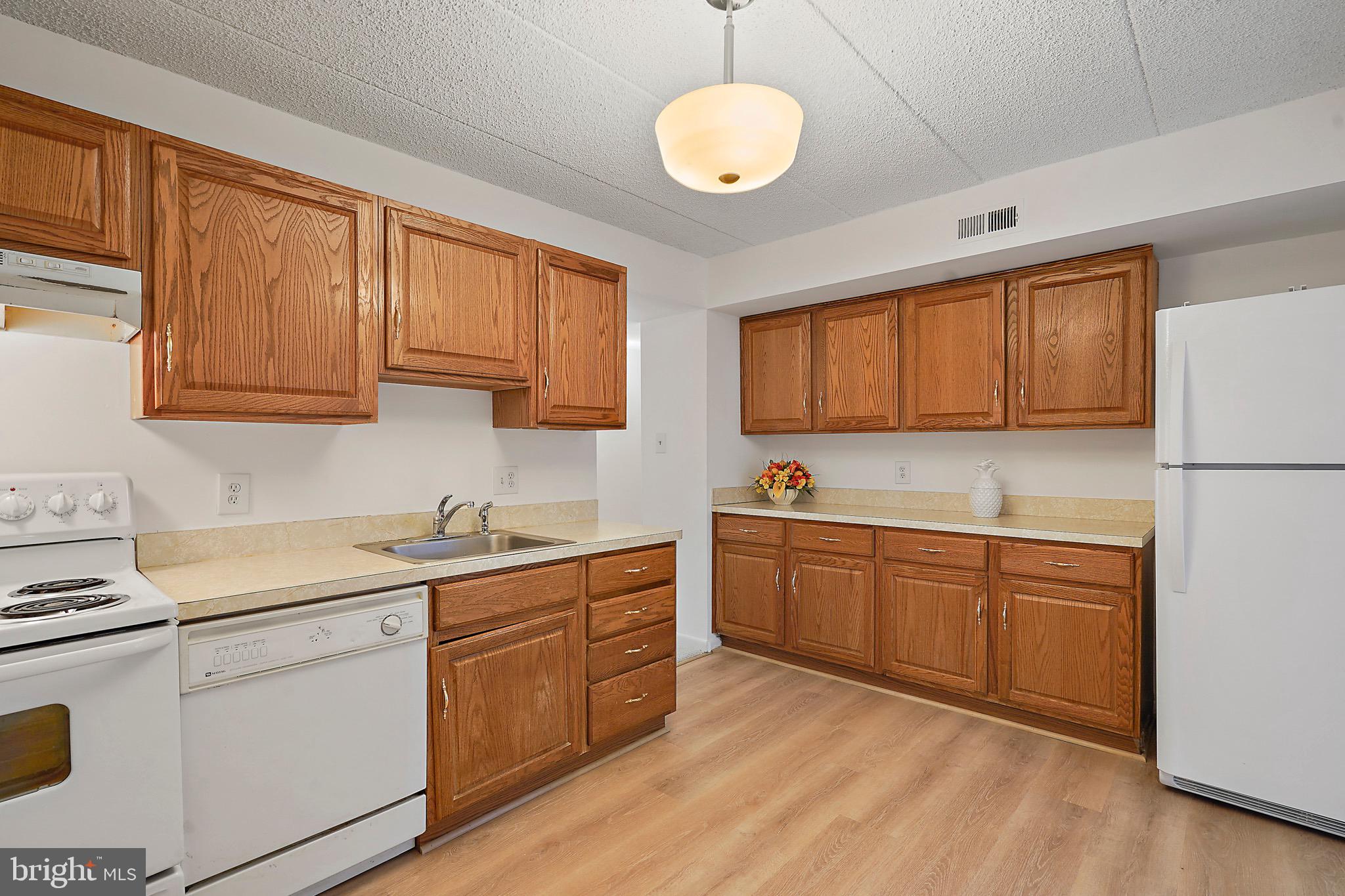 ALEXANDRIA OVERLOOK - Residential