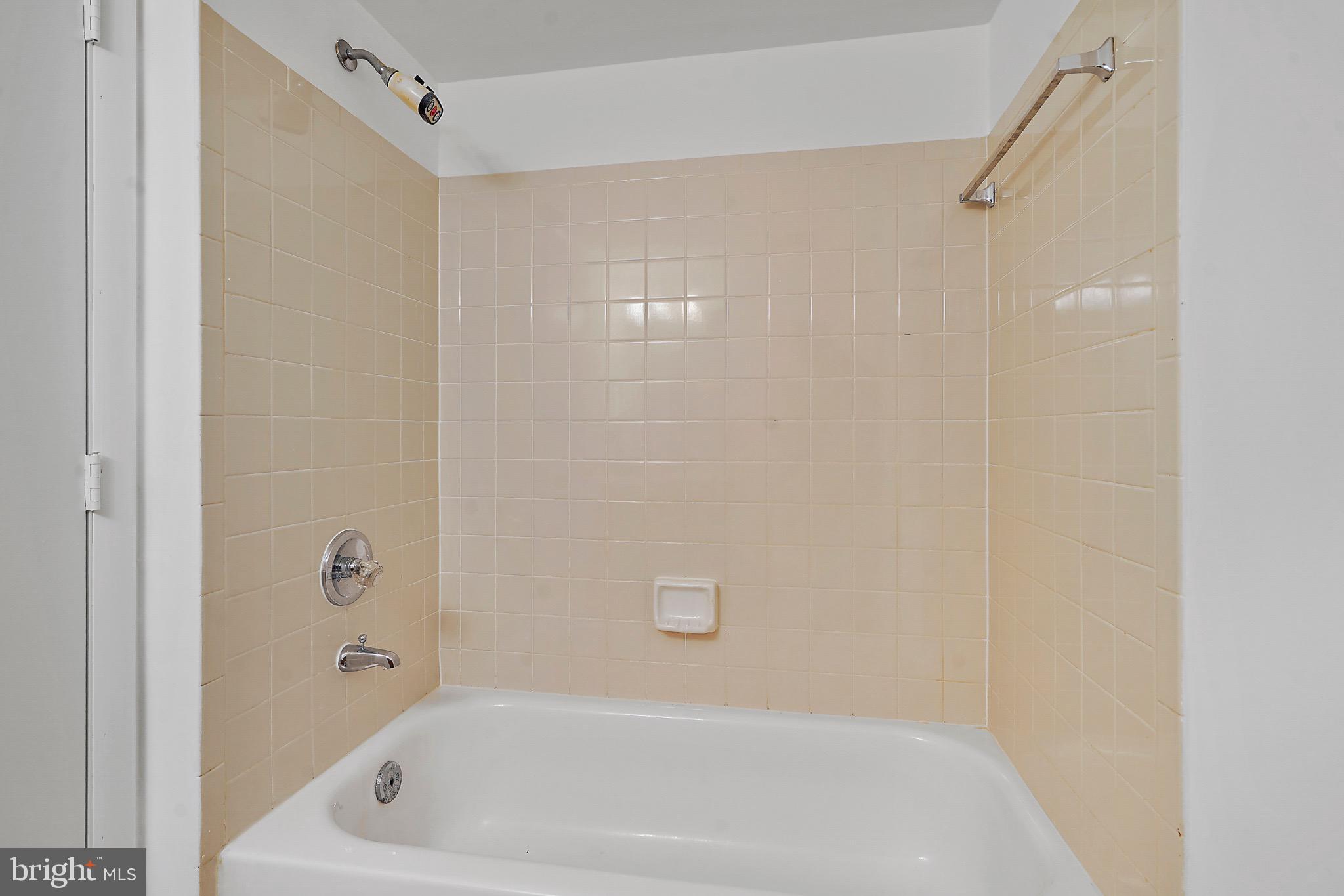 ALEXANDRIA OVERLOOK - Residential