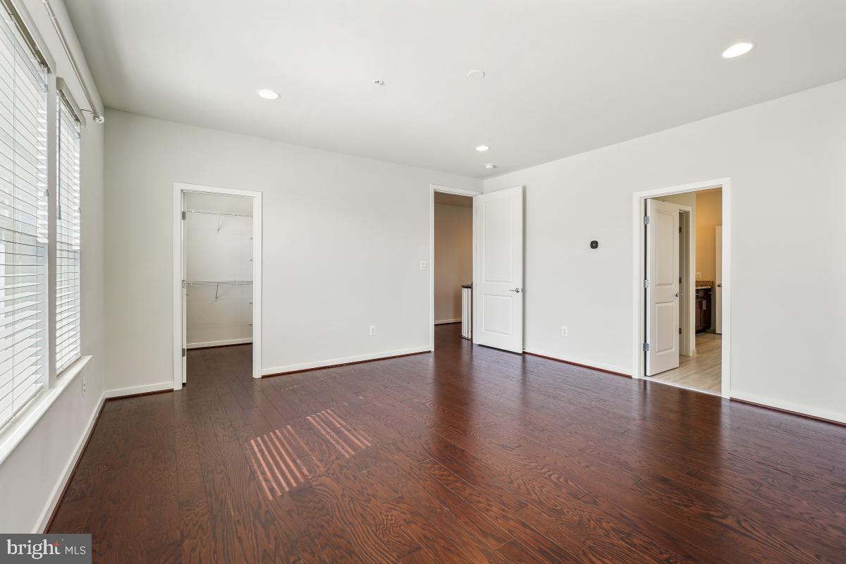 CLARKSBURG - Residential