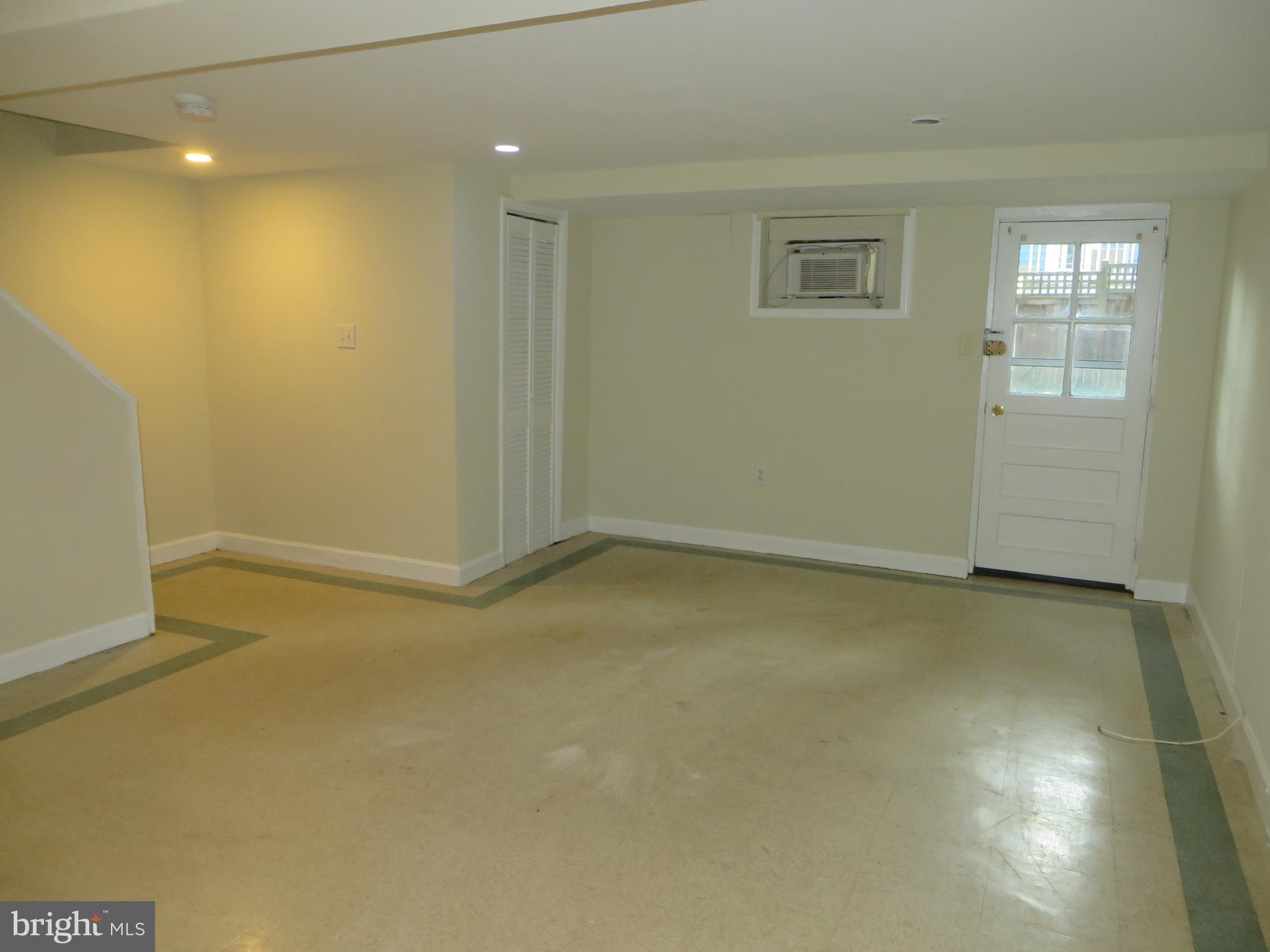 WARWICK VILLAGE - Residential Lease