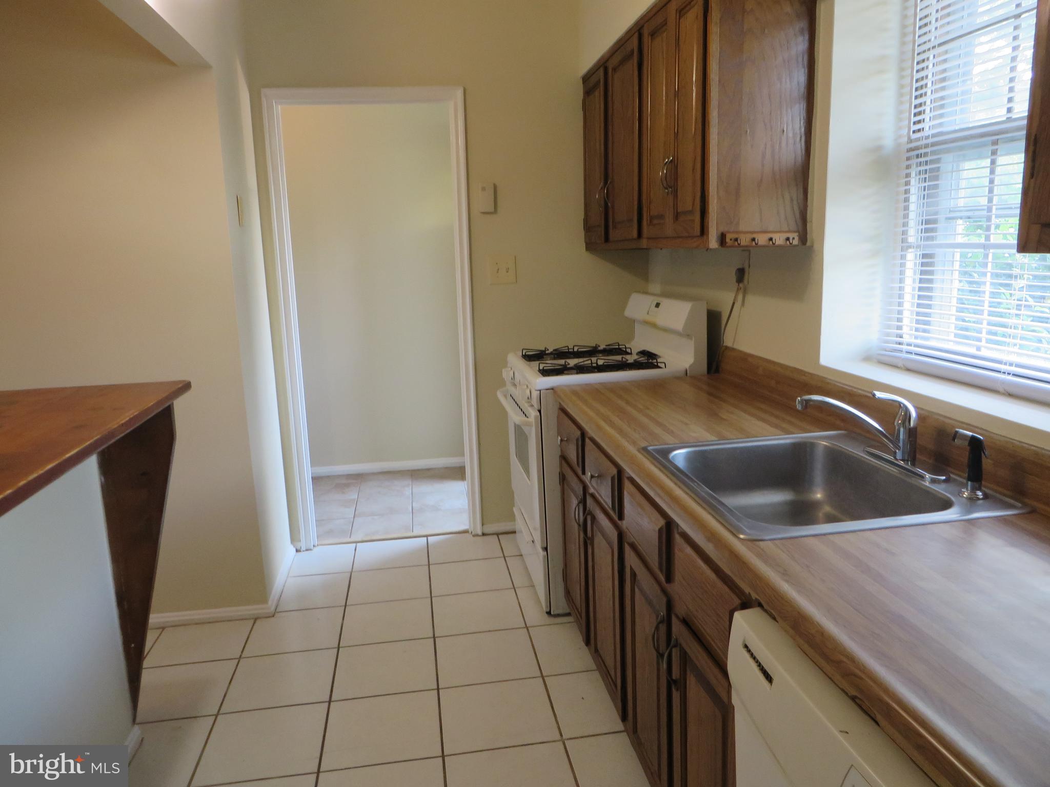 WARWICK VILLAGE - Residential Lease