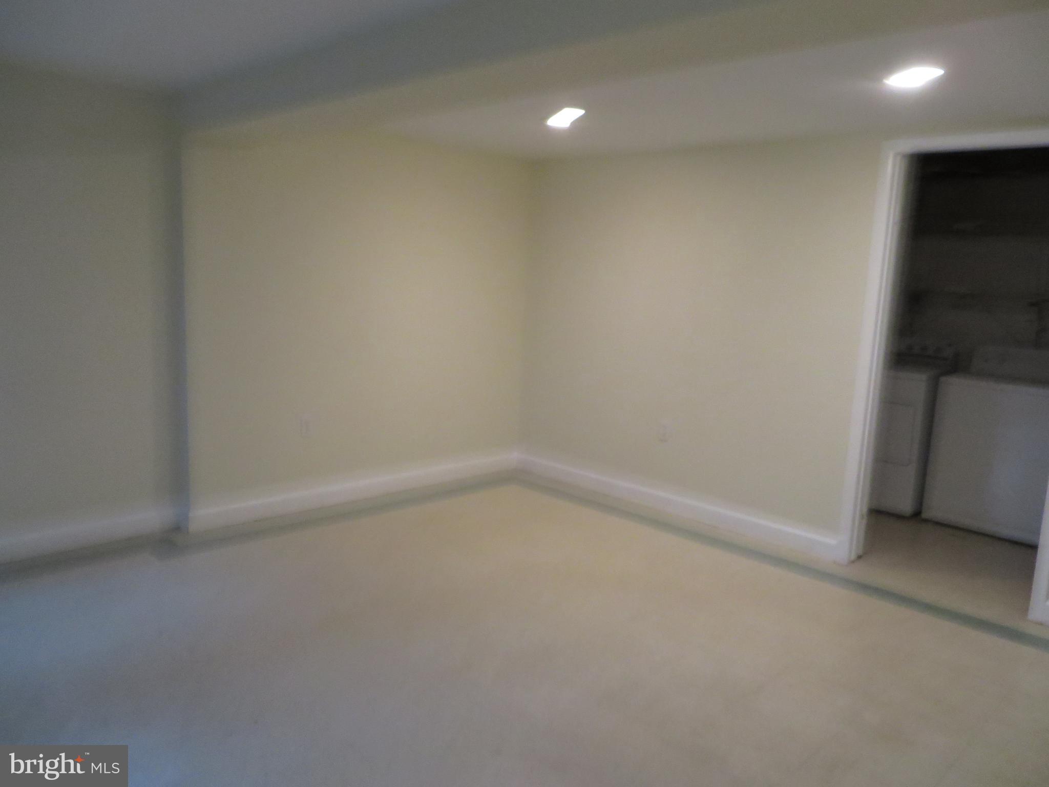 WARWICK VILLAGE - Residential Lease