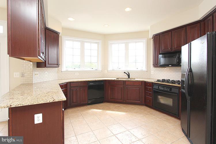 LANSDOWNE ON THE POTOMAC - Residential Lease