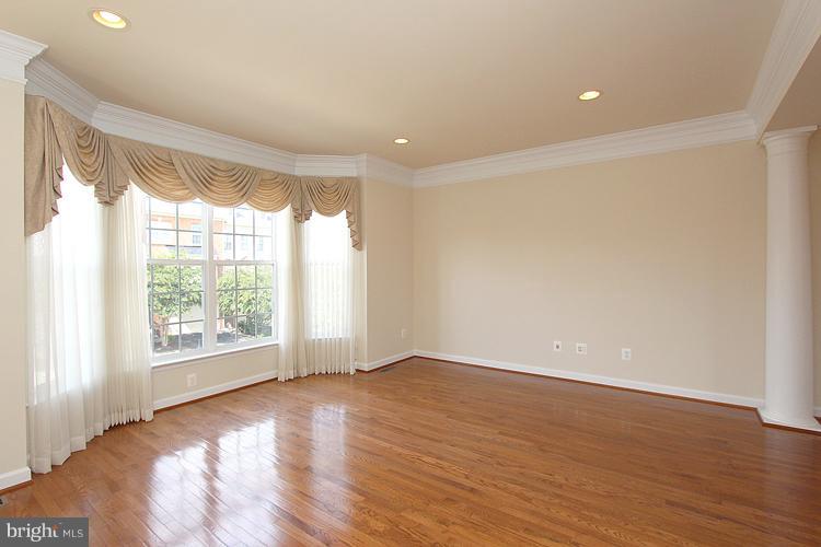 LANSDOWNE ON THE POTOMAC - Residential Lease