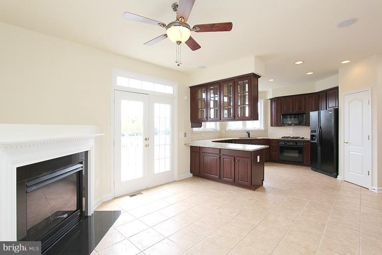 LANSDOWNE ON THE POTOMAC - Residential Lease