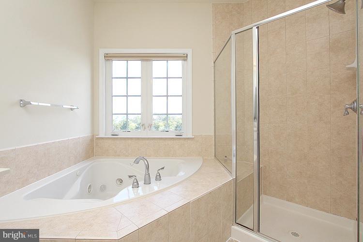 LANSDOWNE ON THE POTOMAC - Residential Lease