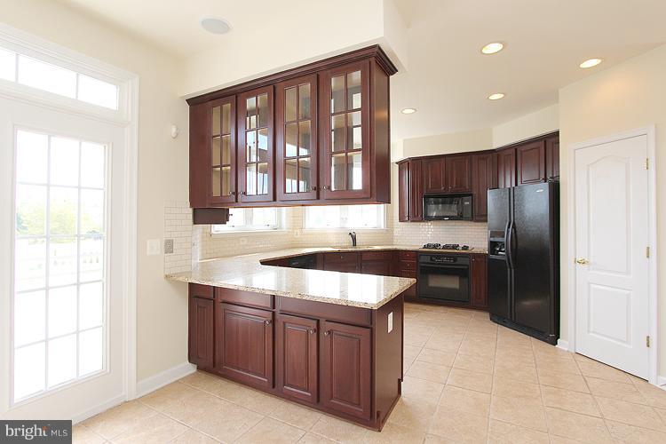 LANSDOWNE ON THE POTOMAC - Residential Lease