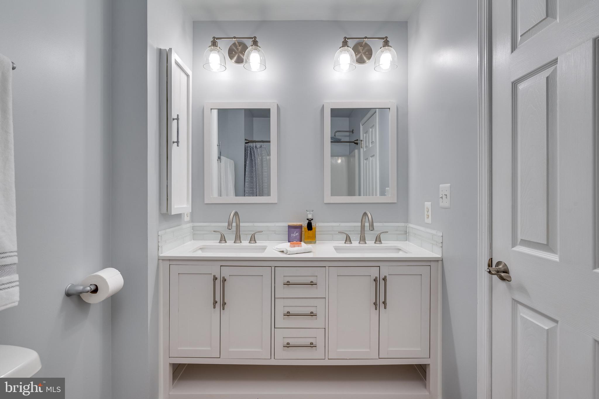 LAKELAND PLACE - Residential