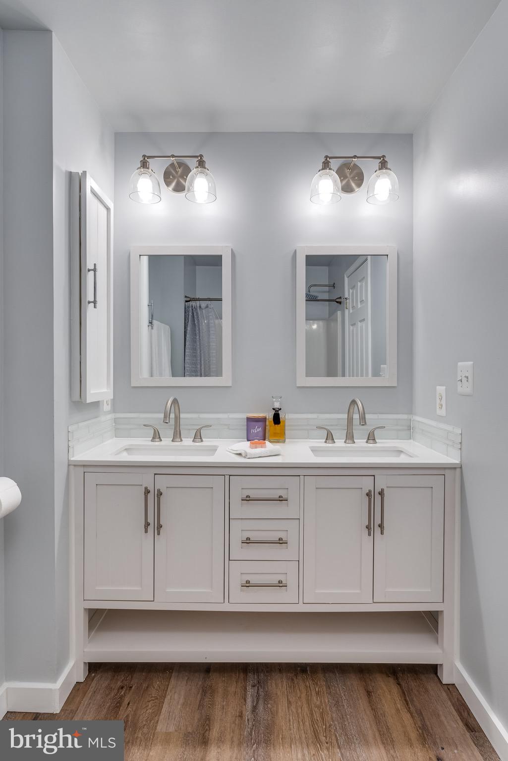 LAKELAND PLACE - Residential