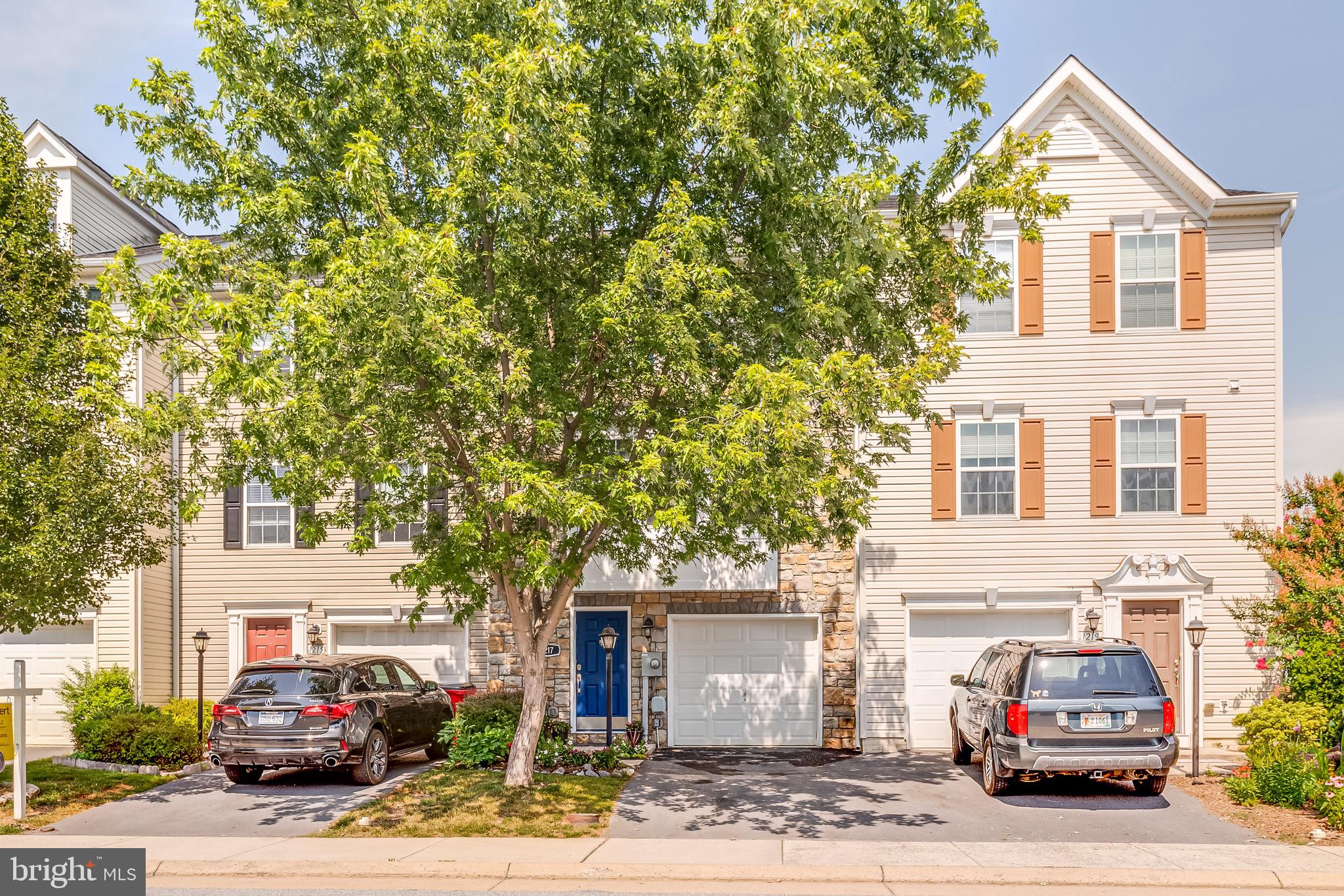 LAKELAND PLACE - Residential