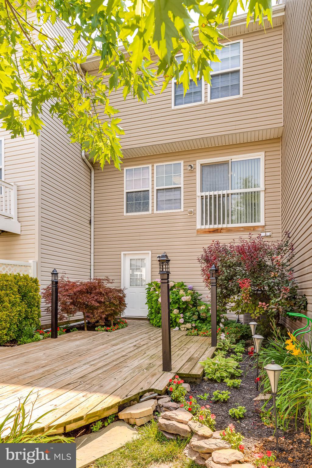 LAKELAND PLACE - Residential