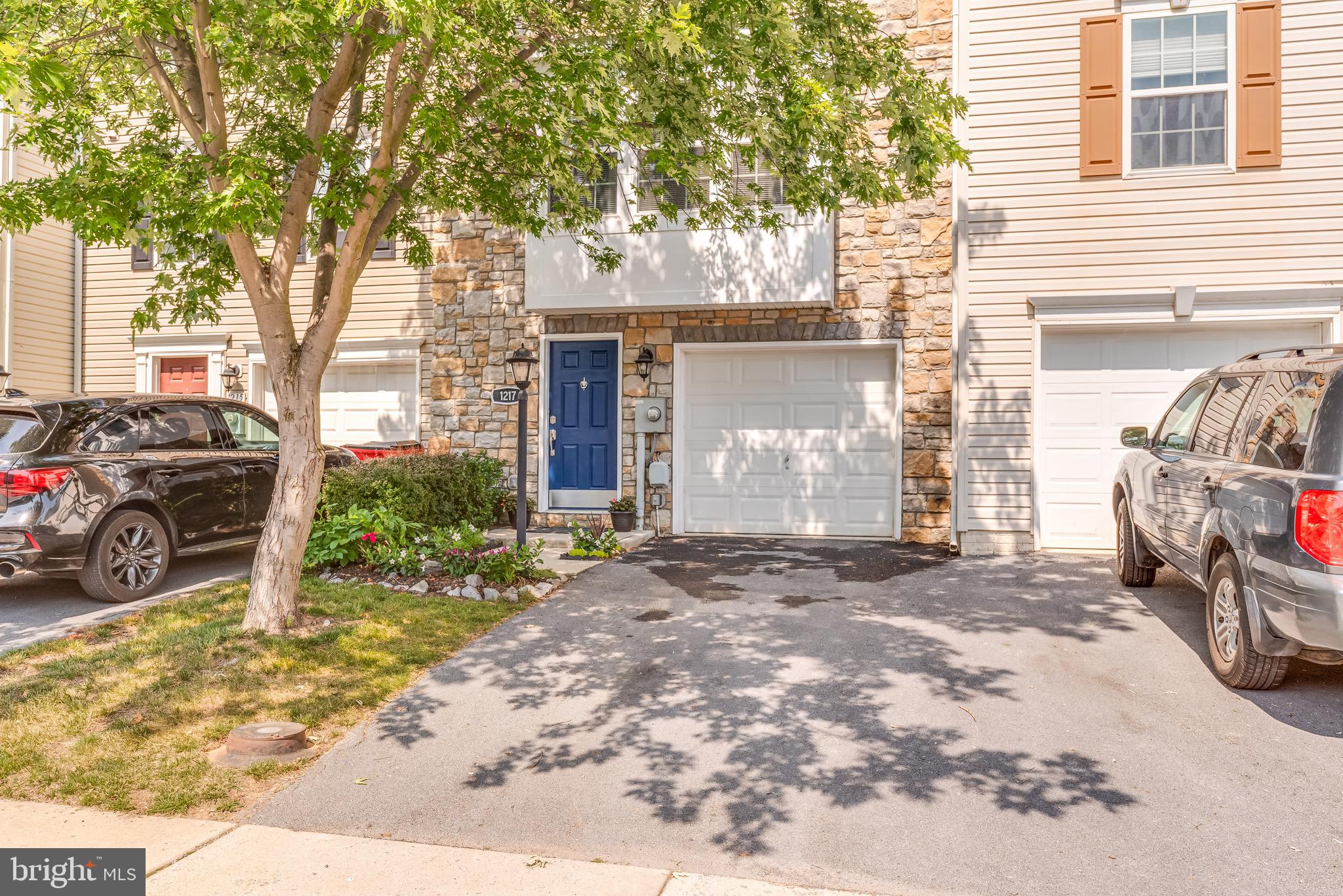 LAKELAND PLACE - Residential