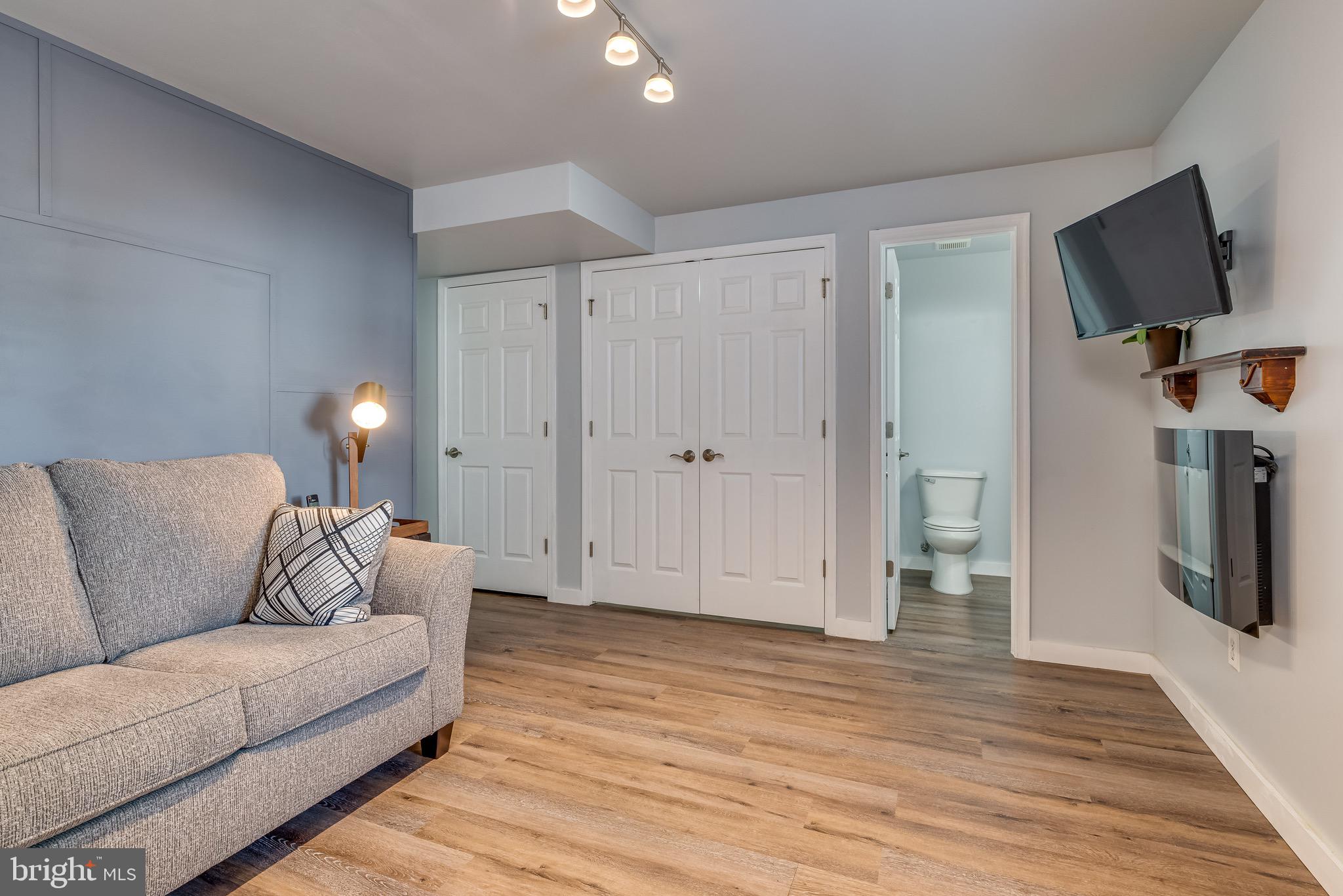 LAKELAND PLACE - Residential