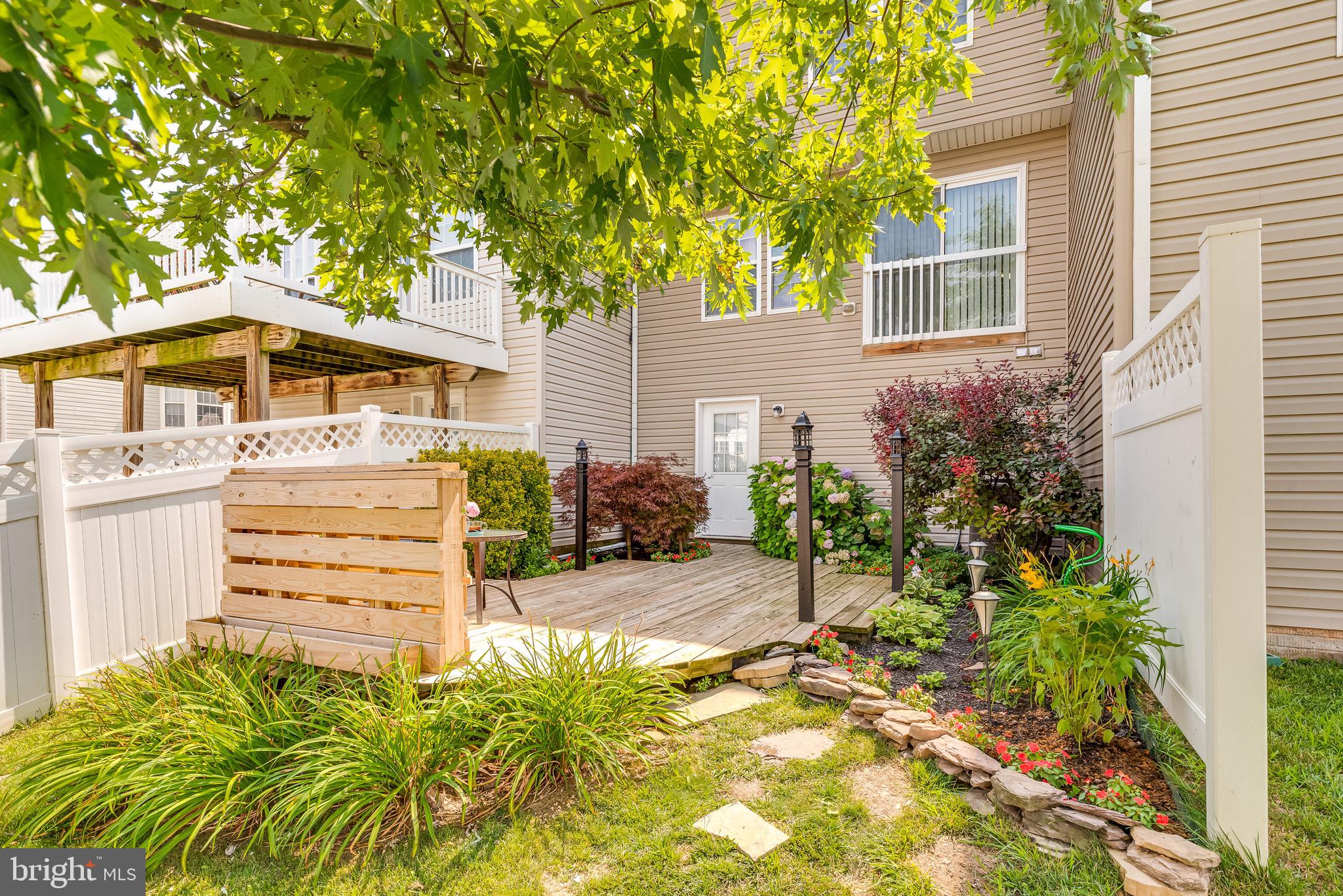 LAKELAND PLACE - Residential