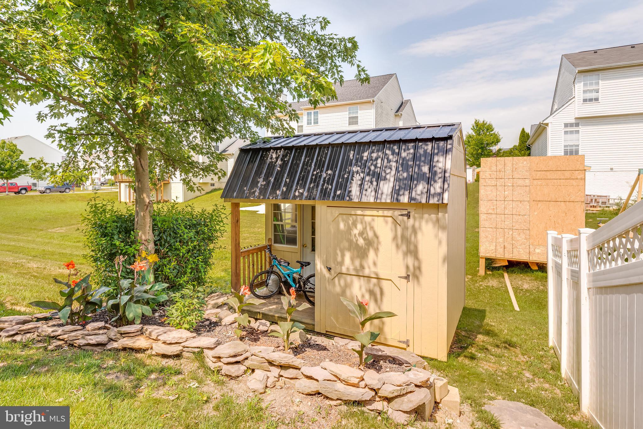 LAKELAND PLACE - Residential