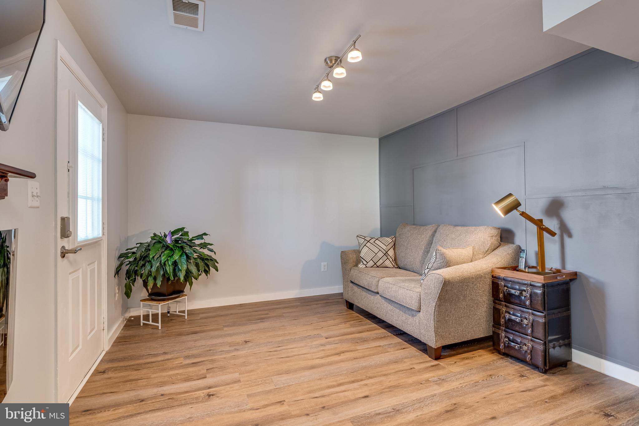 LAKELAND PLACE - Residential