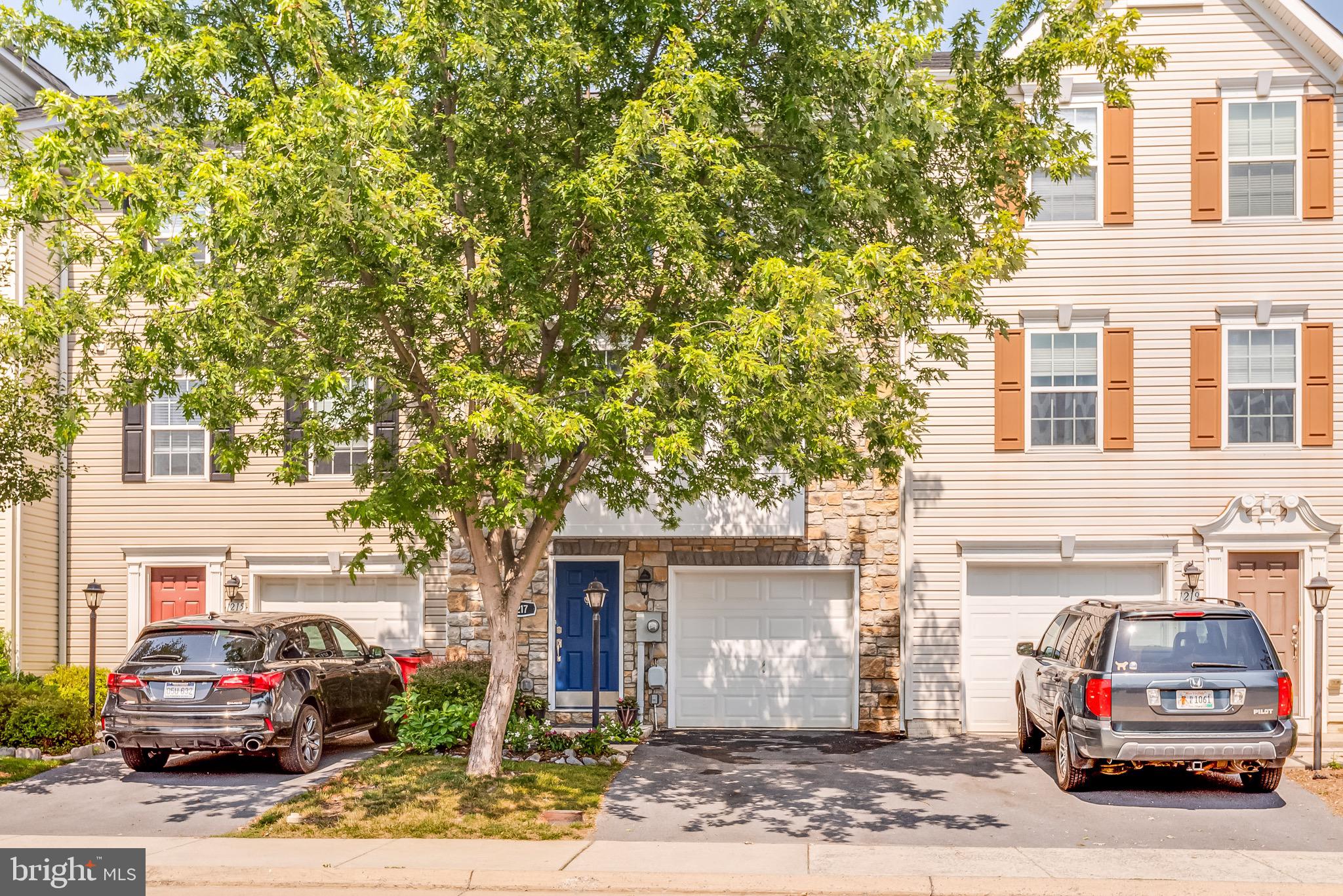 LAKELAND PLACE - Residential