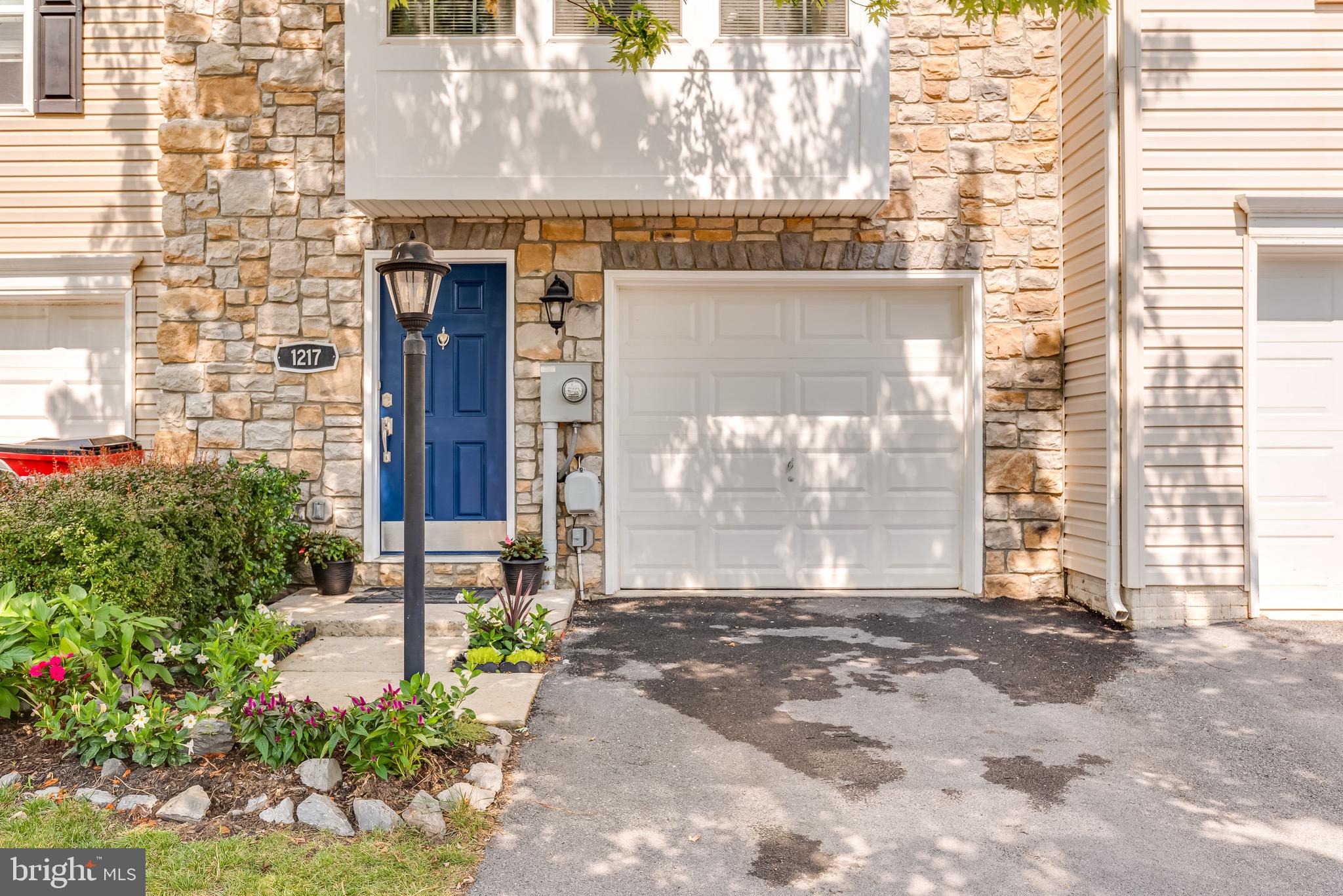 LAKELAND PLACE - Residential