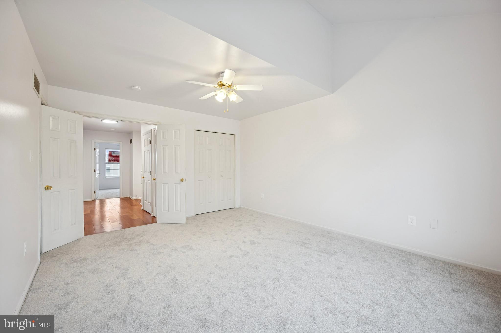 COLLEGE WOODS - Residential