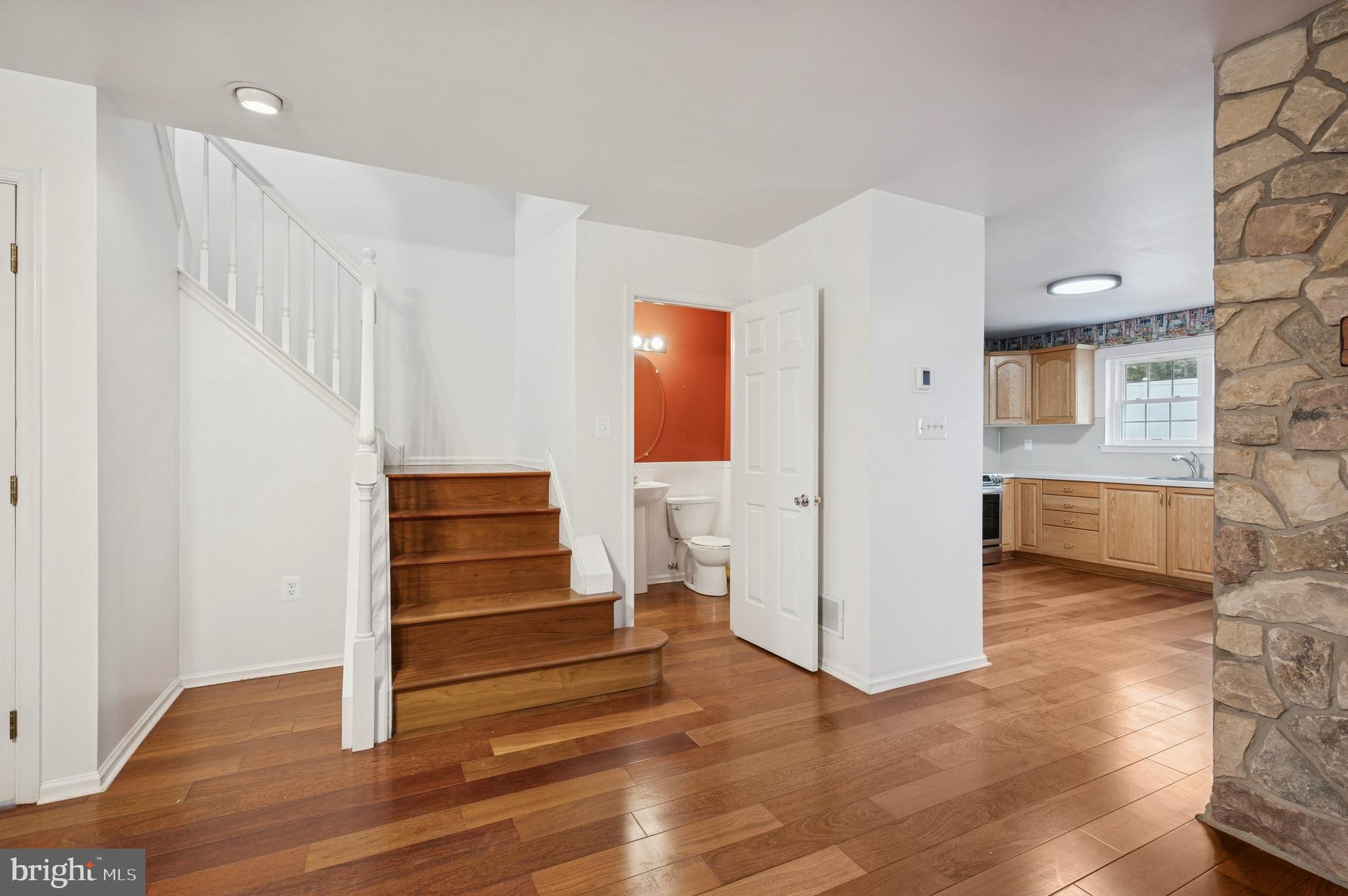 COLLEGE WOODS - Residential