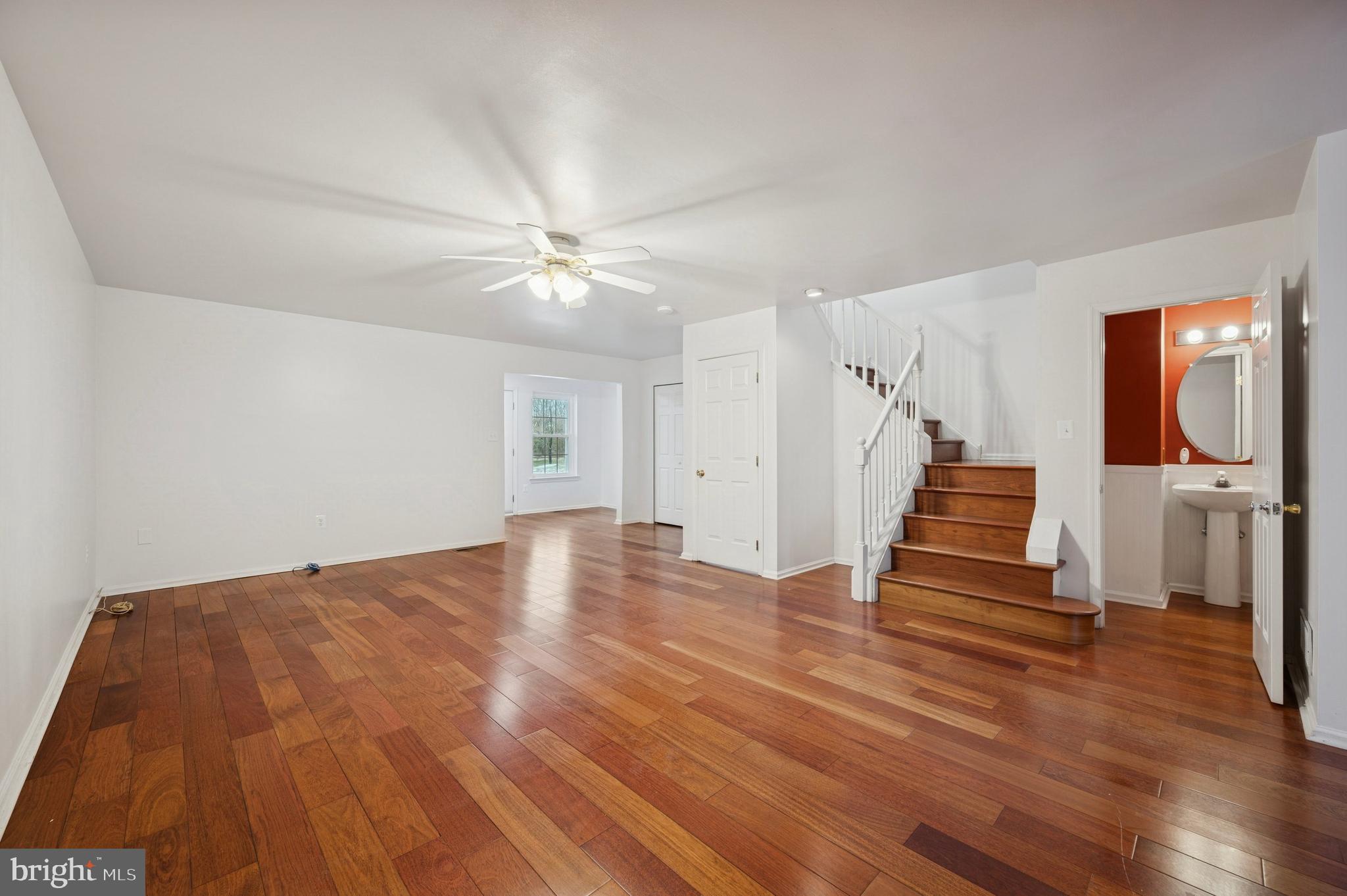 COLLEGE WOODS - Residential