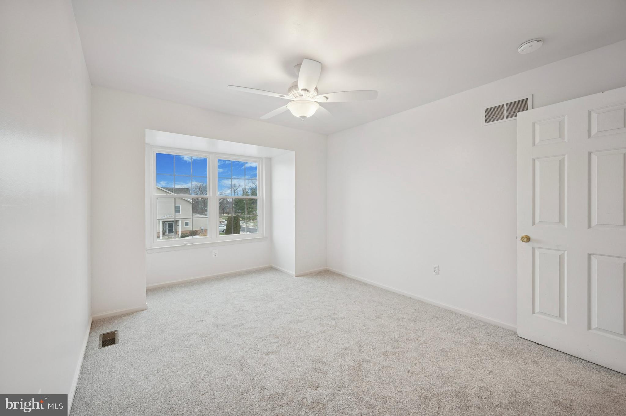 COLLEGE WOODS - Residential