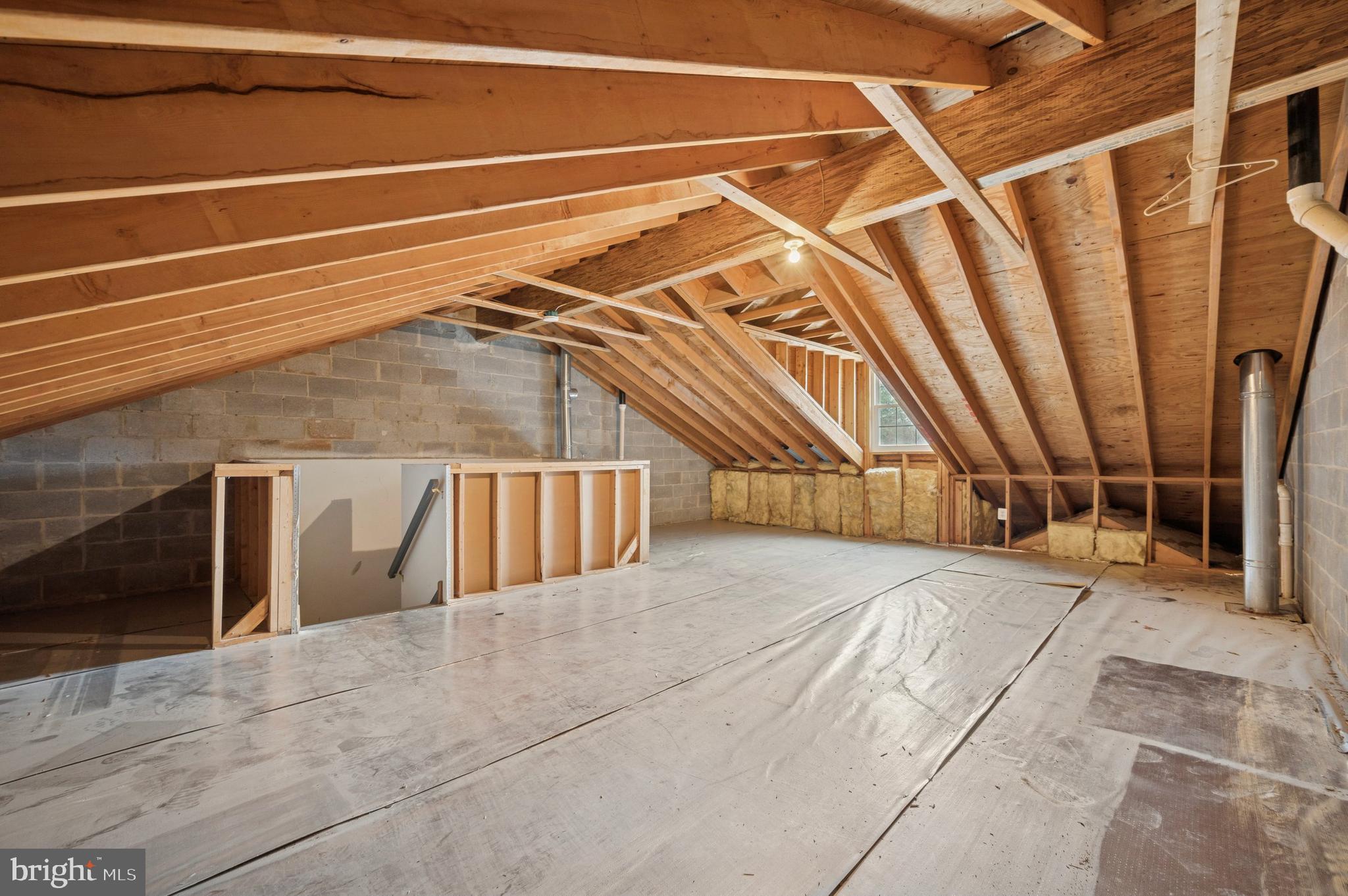 COLLEGE WOODS - Residential