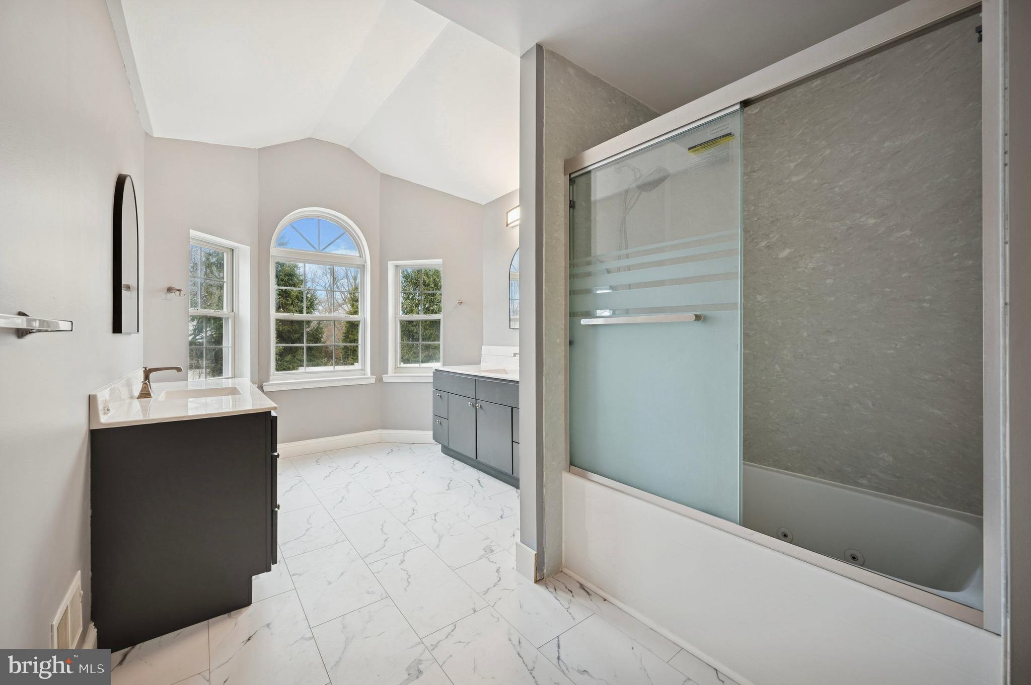 COLLEGE WOODS - Residential