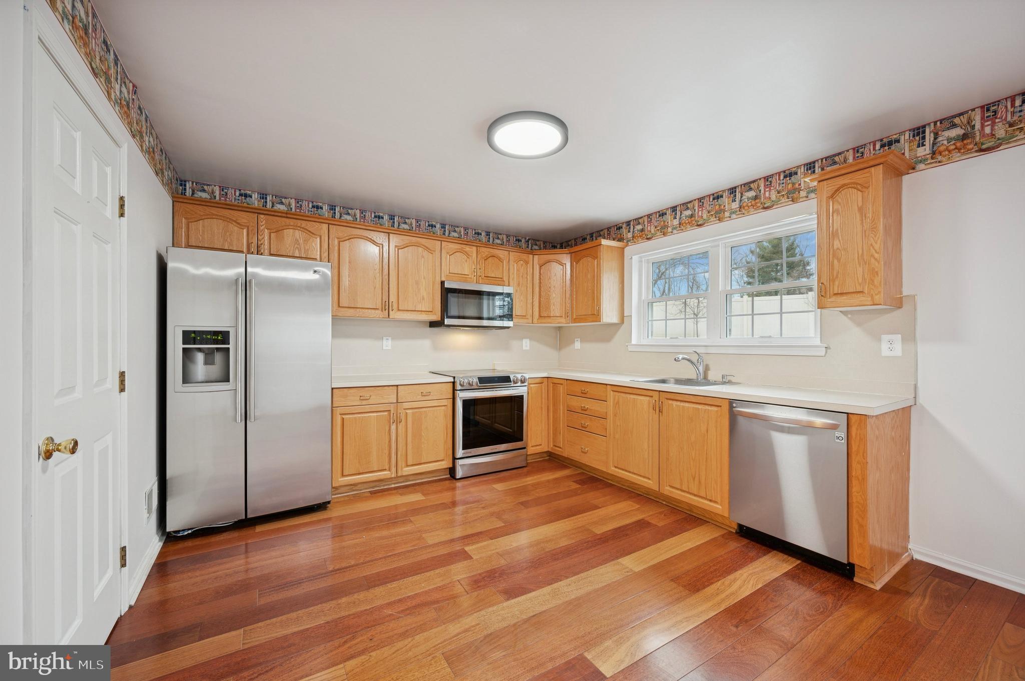 COLLEGE WOODS - Residential